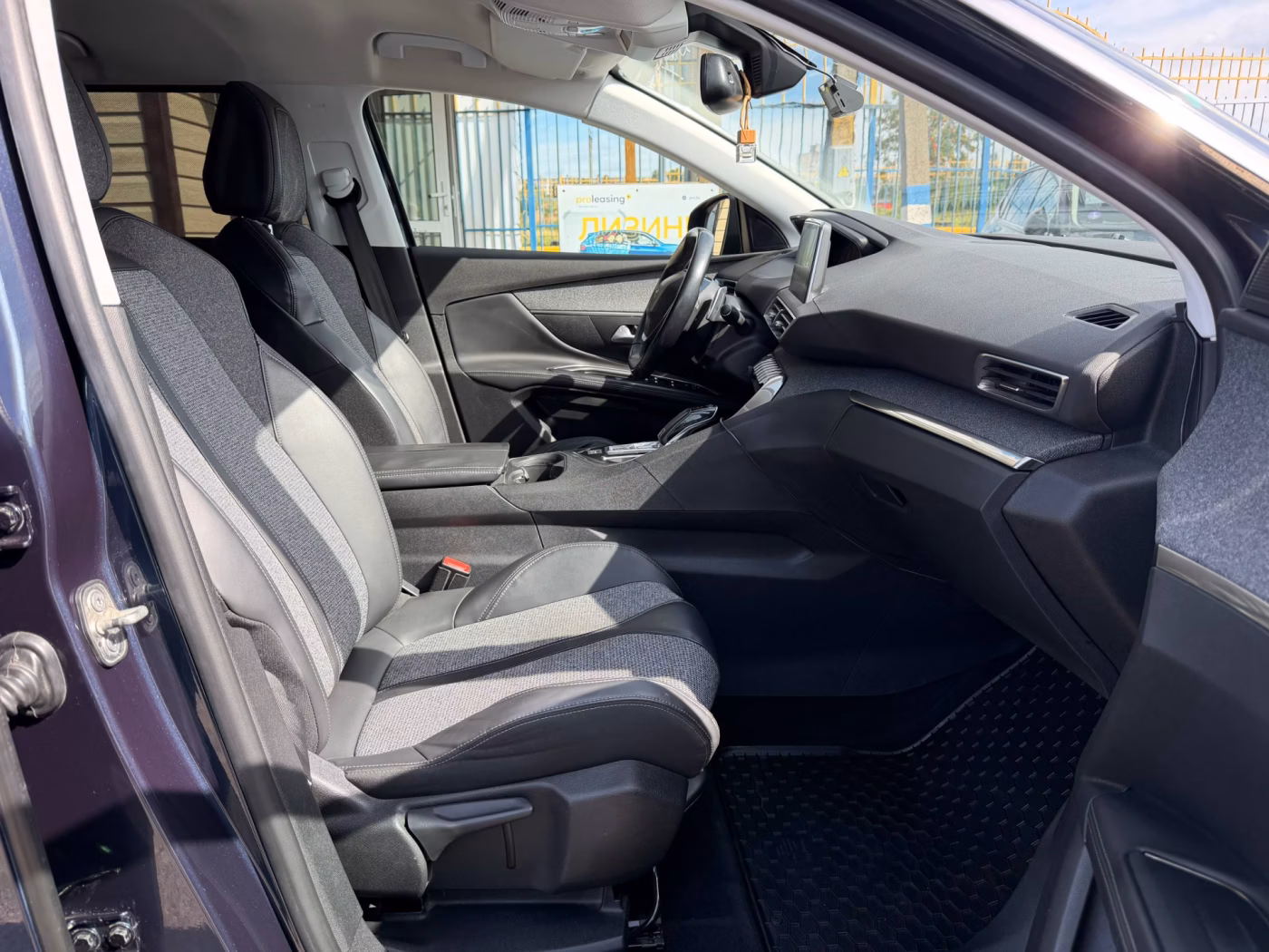 Peugeot 5008 фото 19