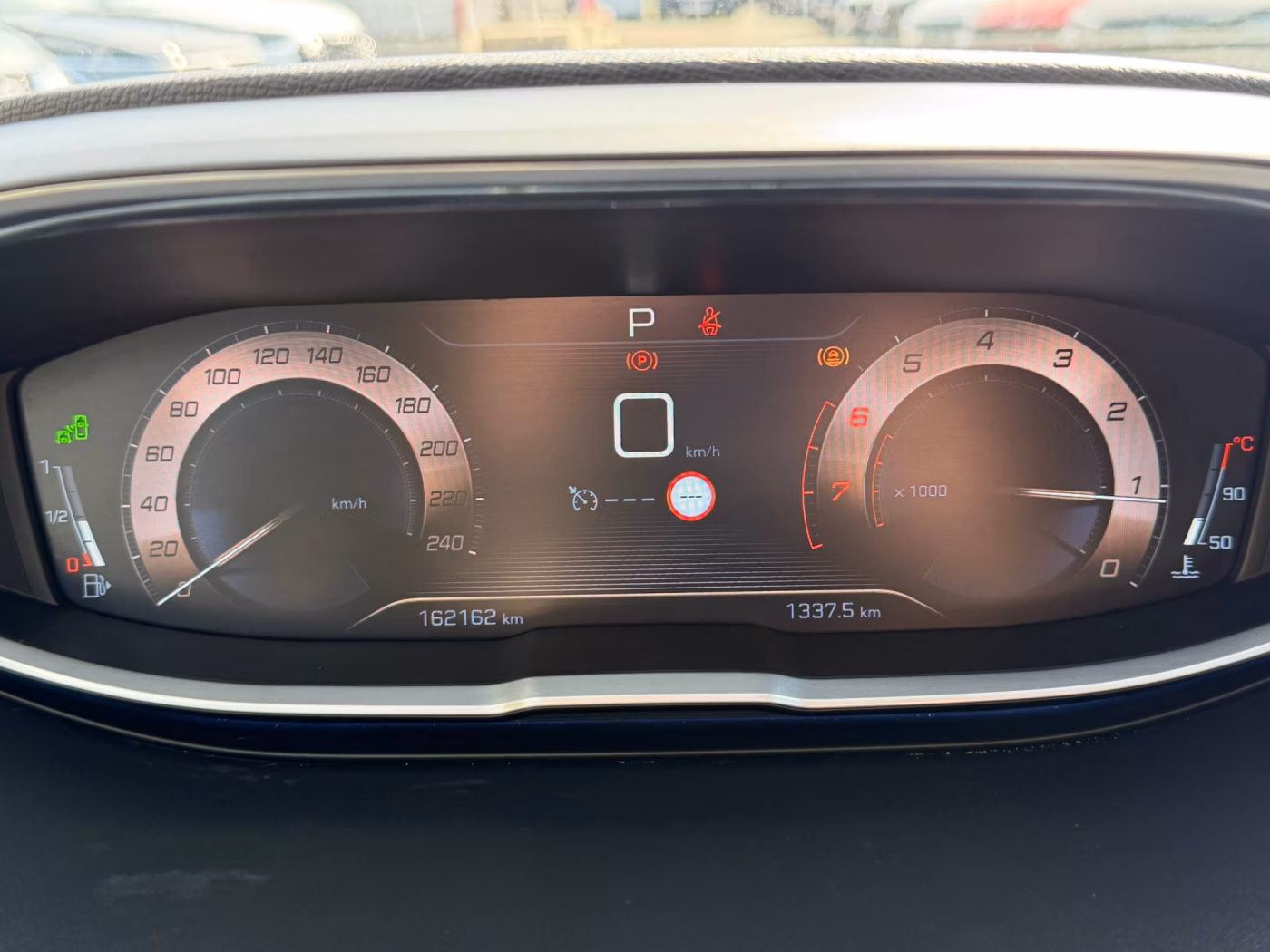 Peugeot 5008 фото 24