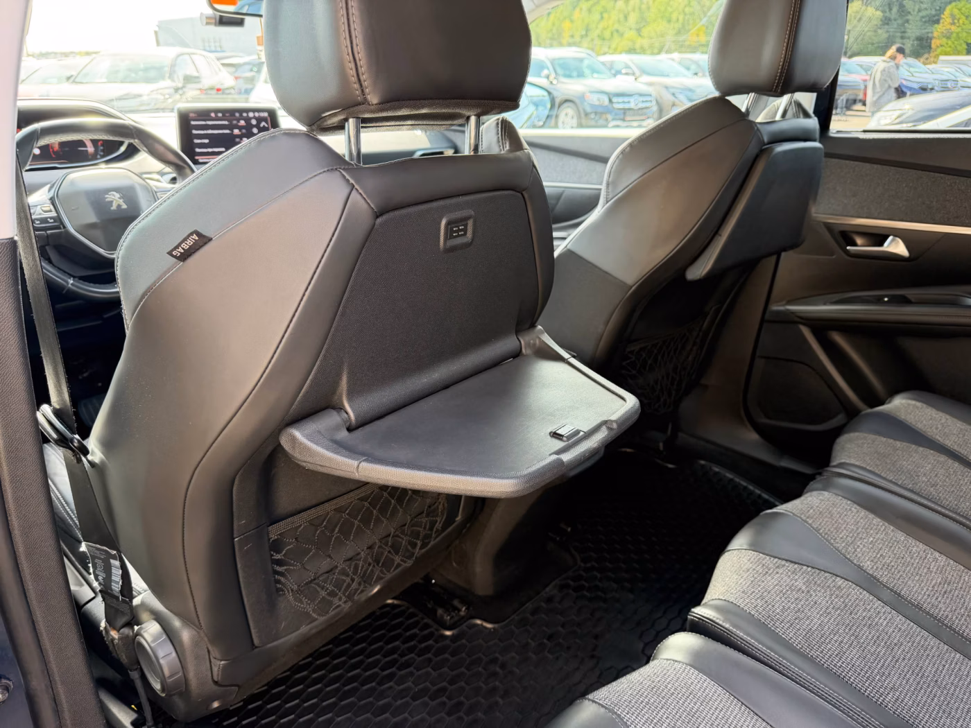 Peugeot 5008 фото 11