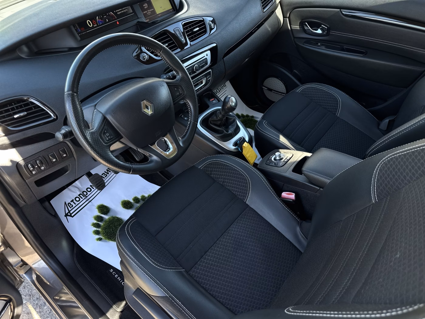 Renault Scenic фото 8