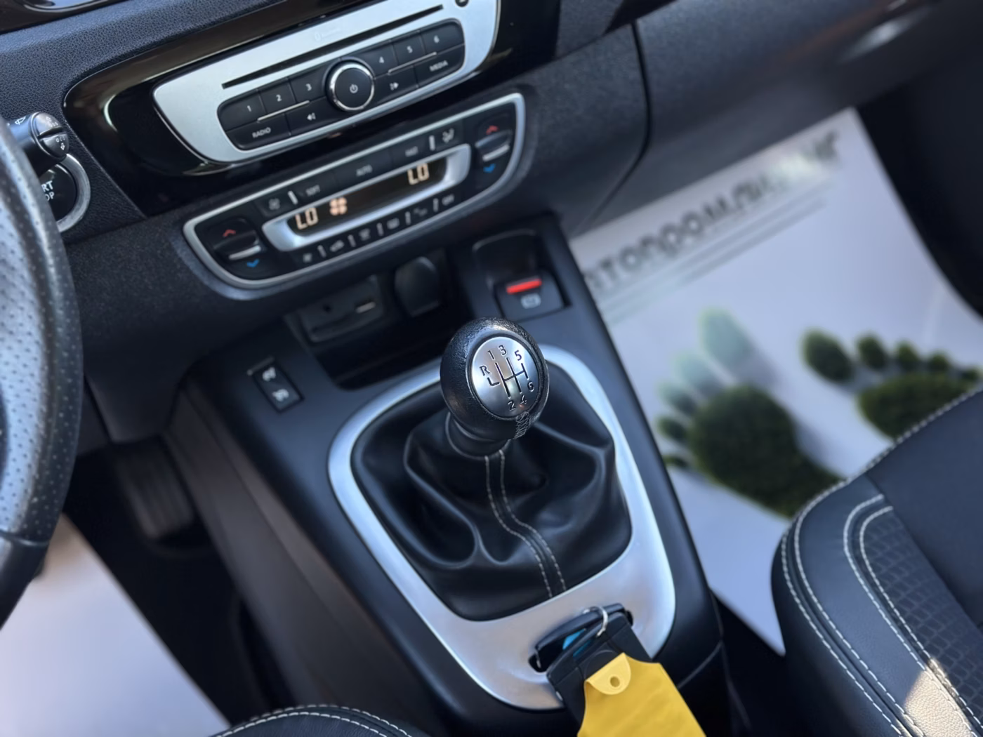 Renault Scenic фото 16
