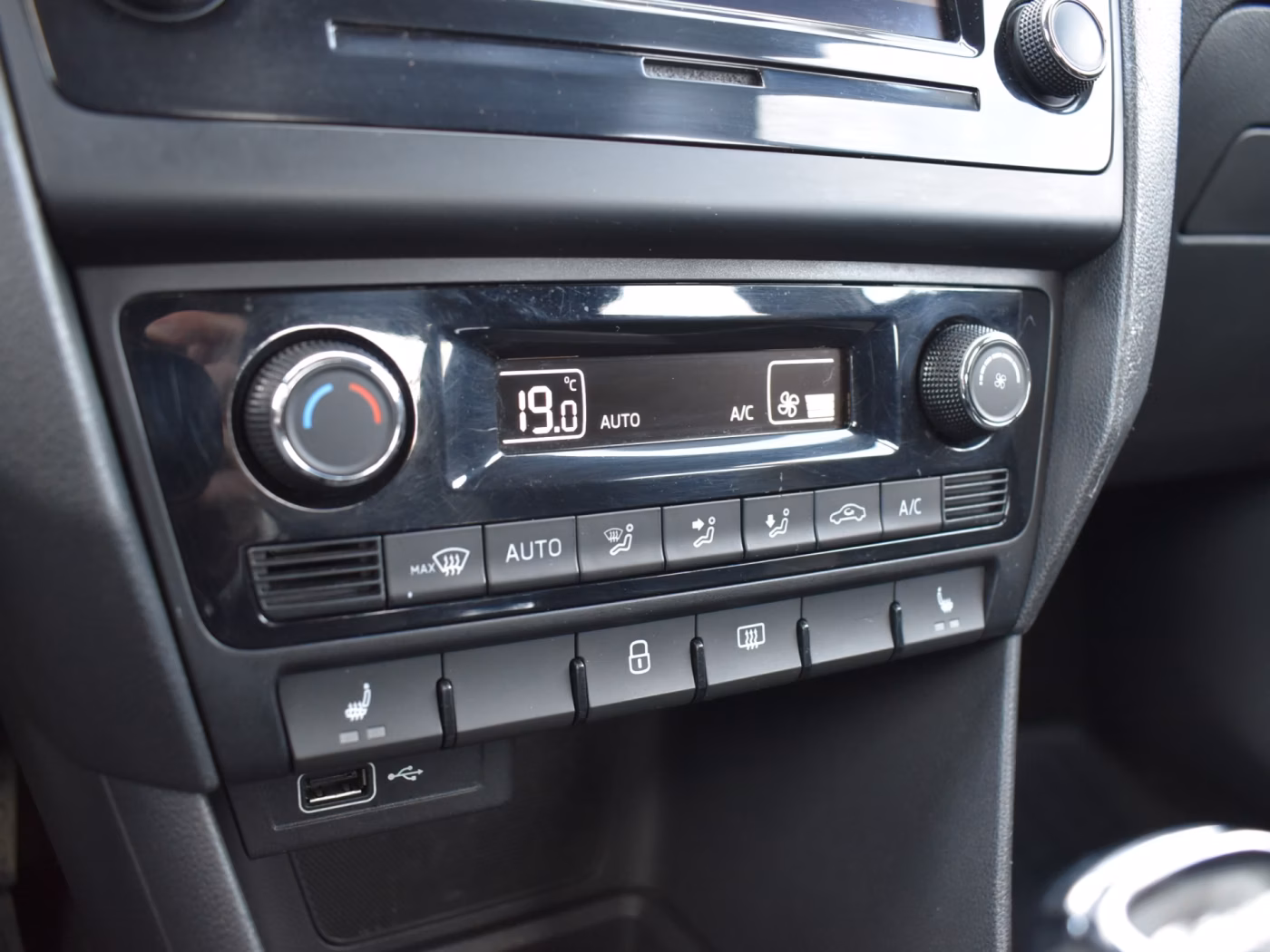 Skoda Rapid фото 22