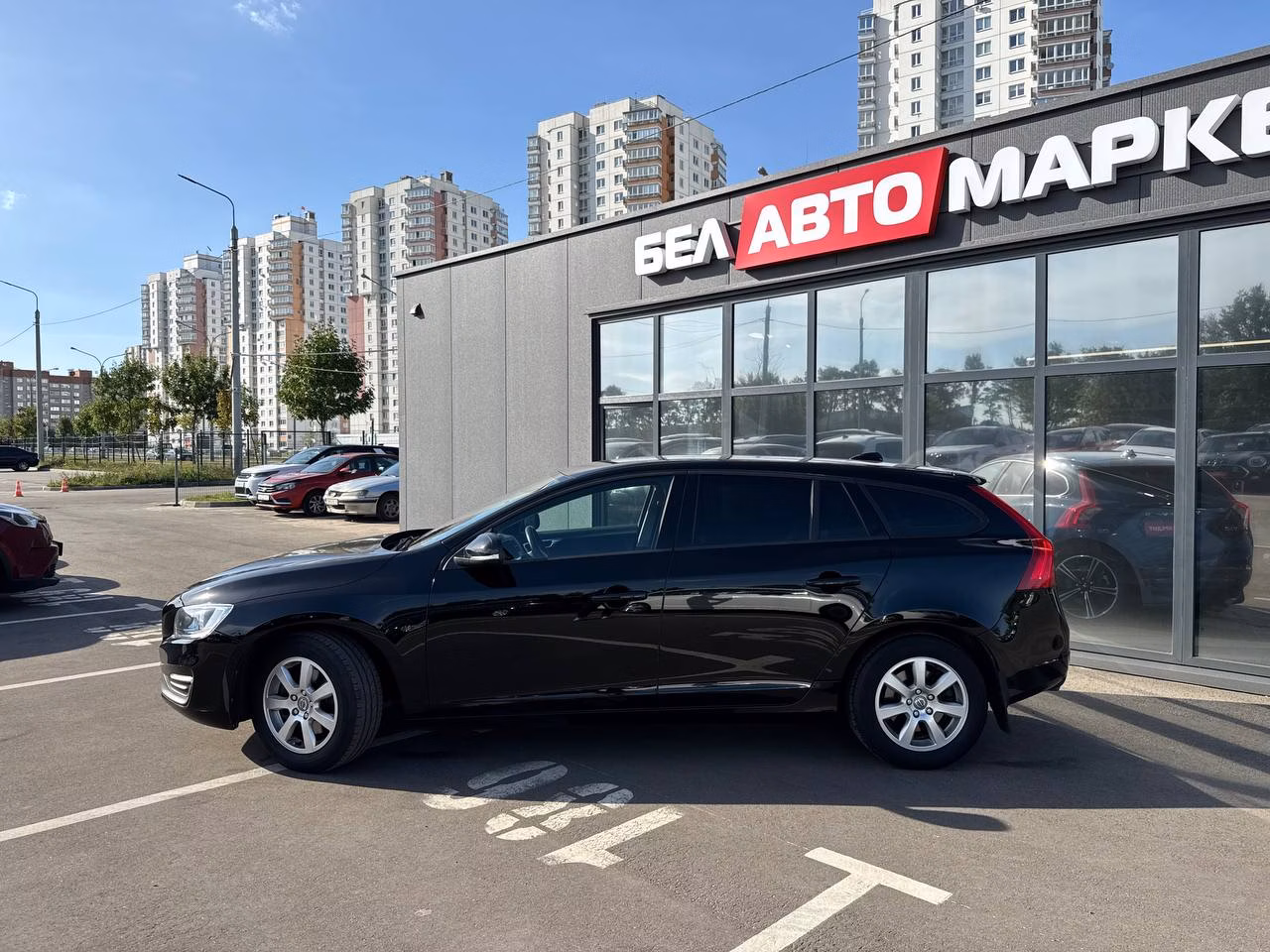 Volvo V60 фото 8
