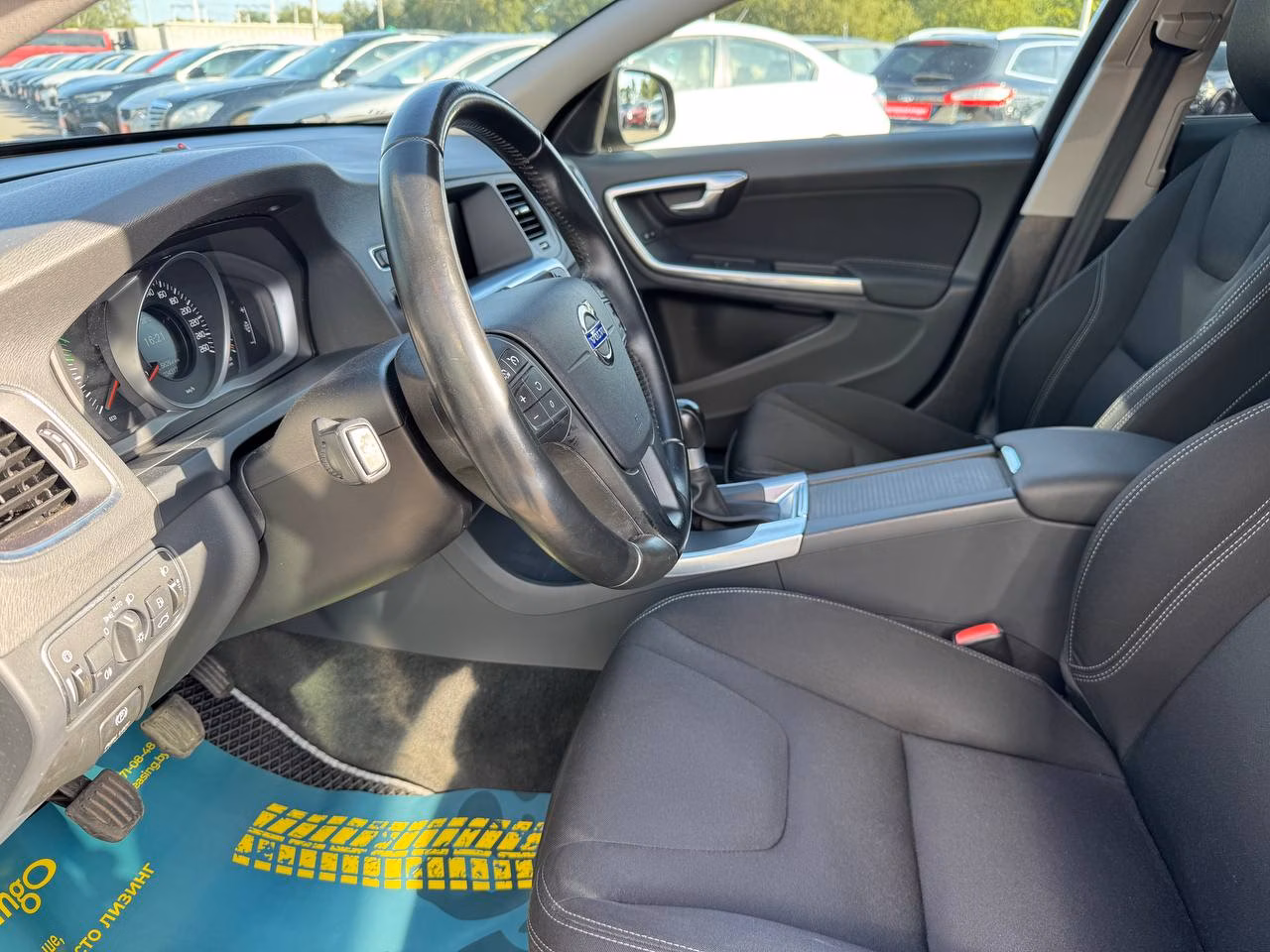 Volvo V60 фото 9