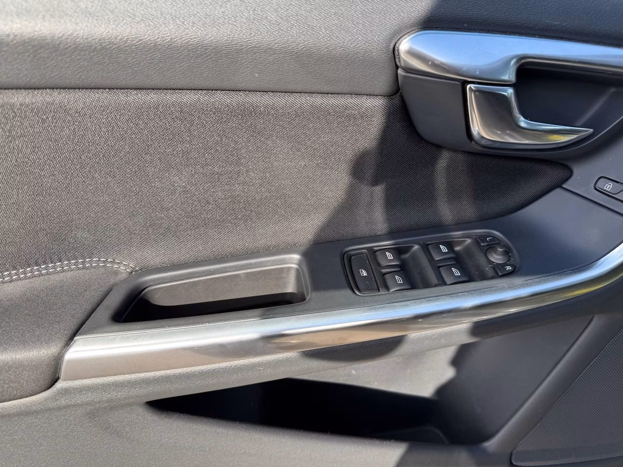 Volvo V60 фото 16