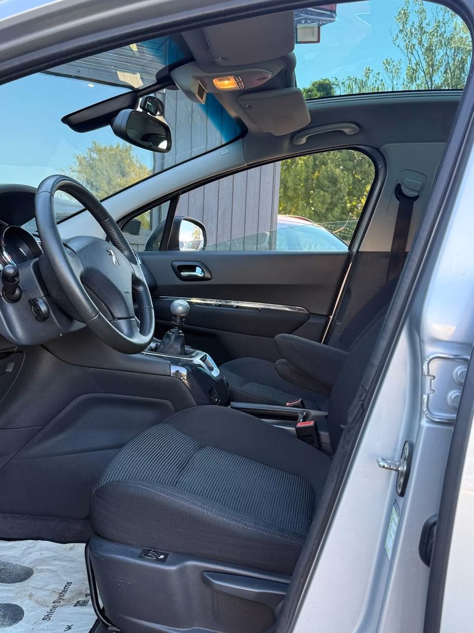 Peugeot 5008 фото 9
