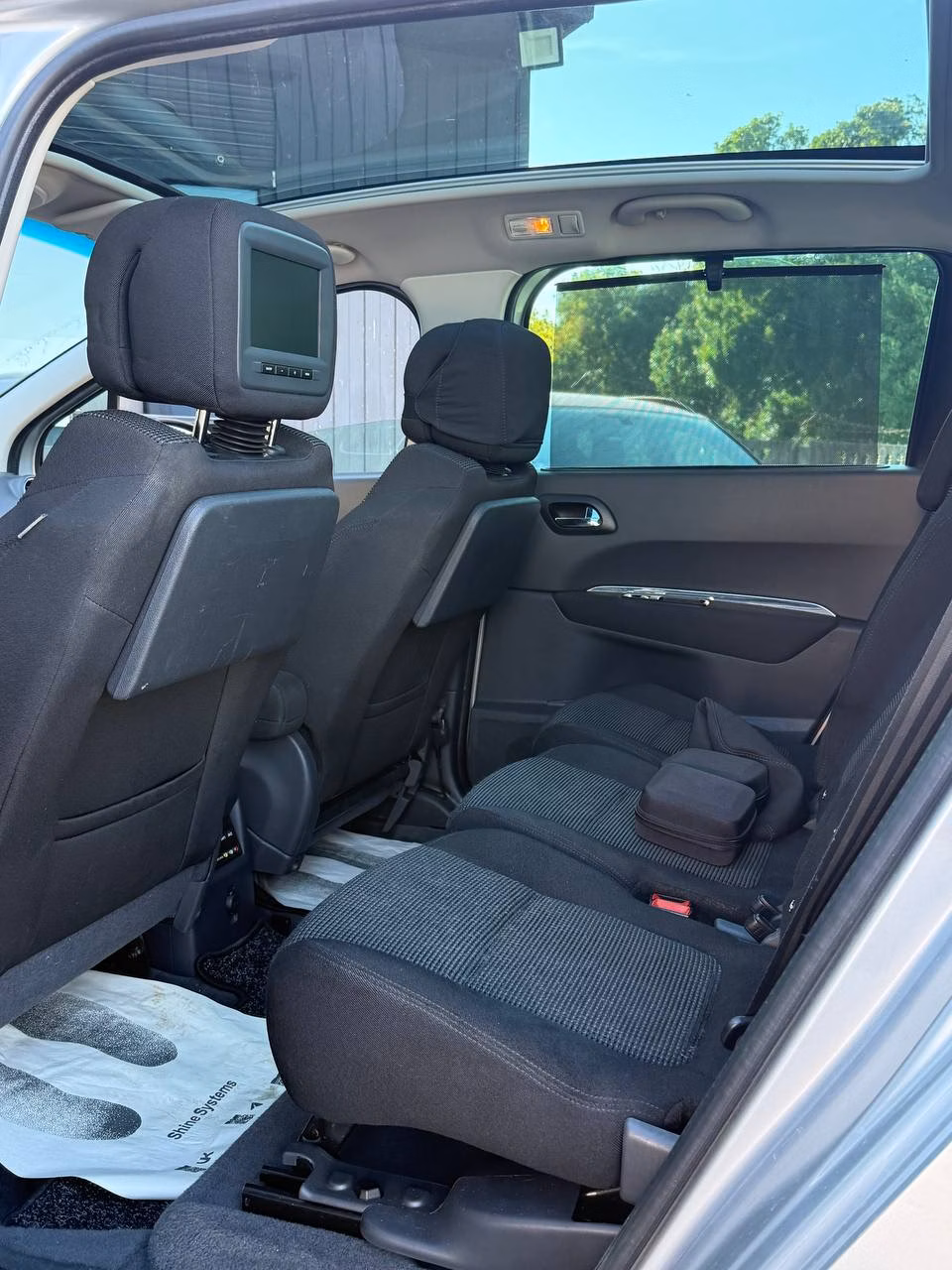 Peugeot 5008 фото 10