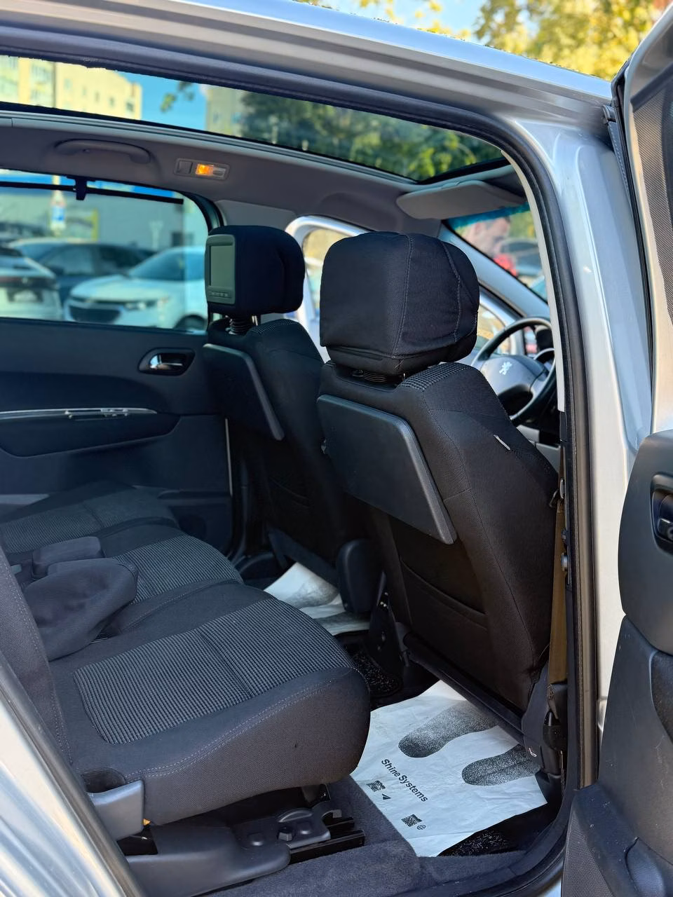 Peugeot 5008 фото 12