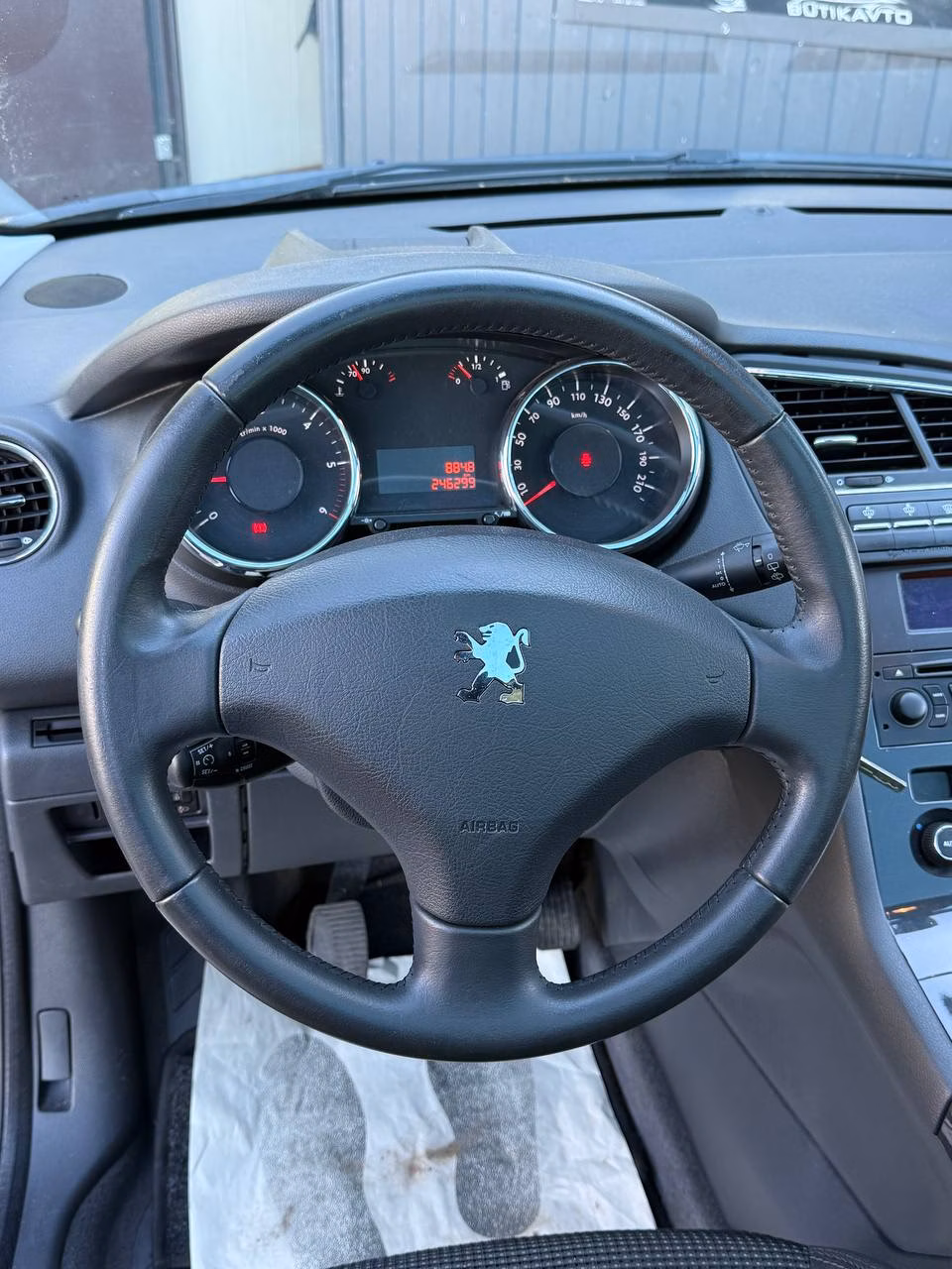 Peugeot 5008 фото 15