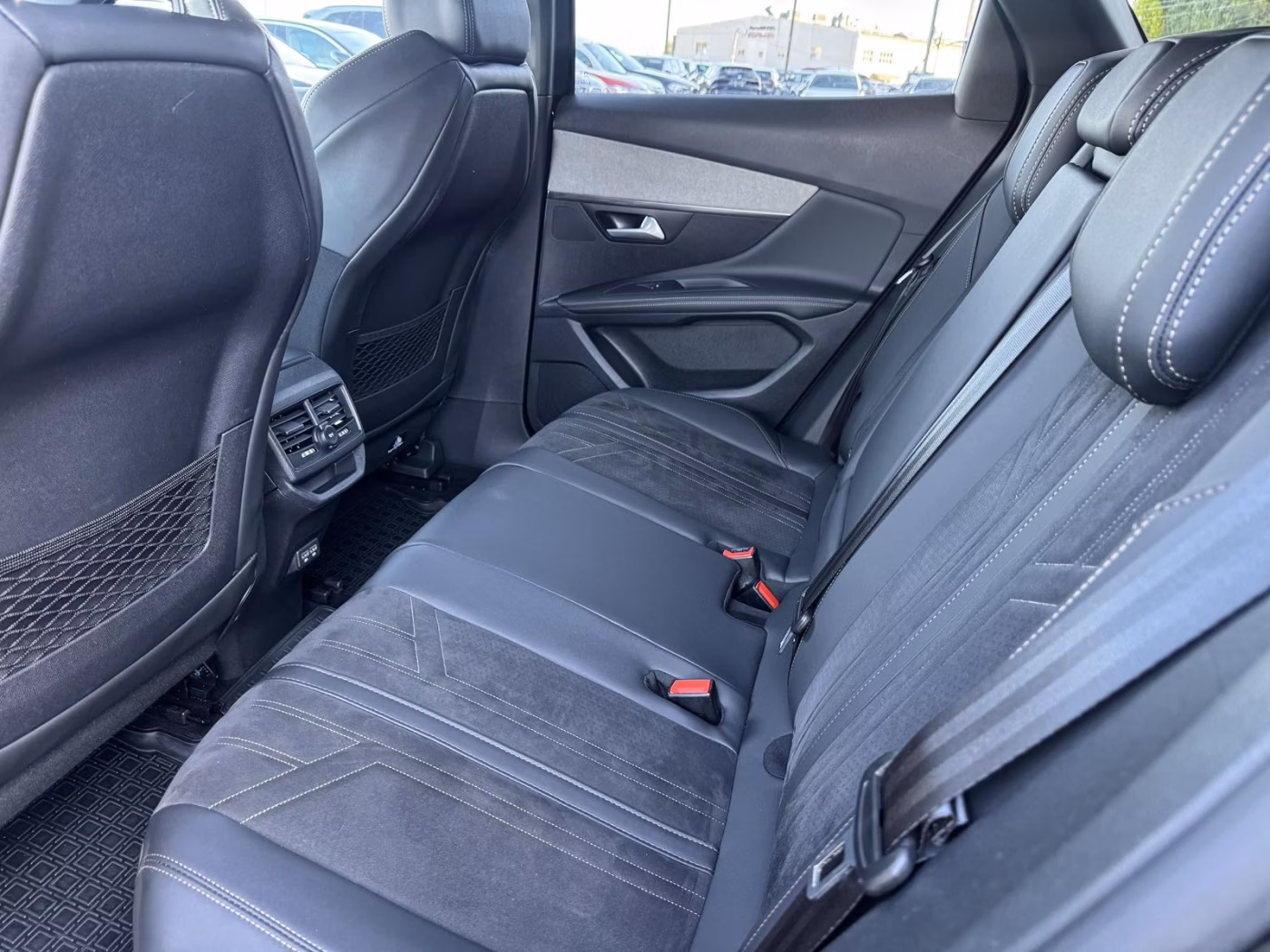 Peugeot 3008 фото 15