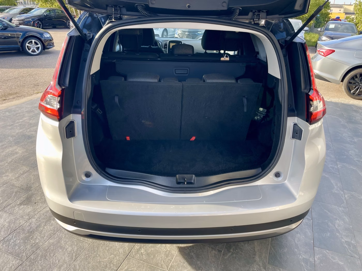 Renault Grand Scenic фото 9