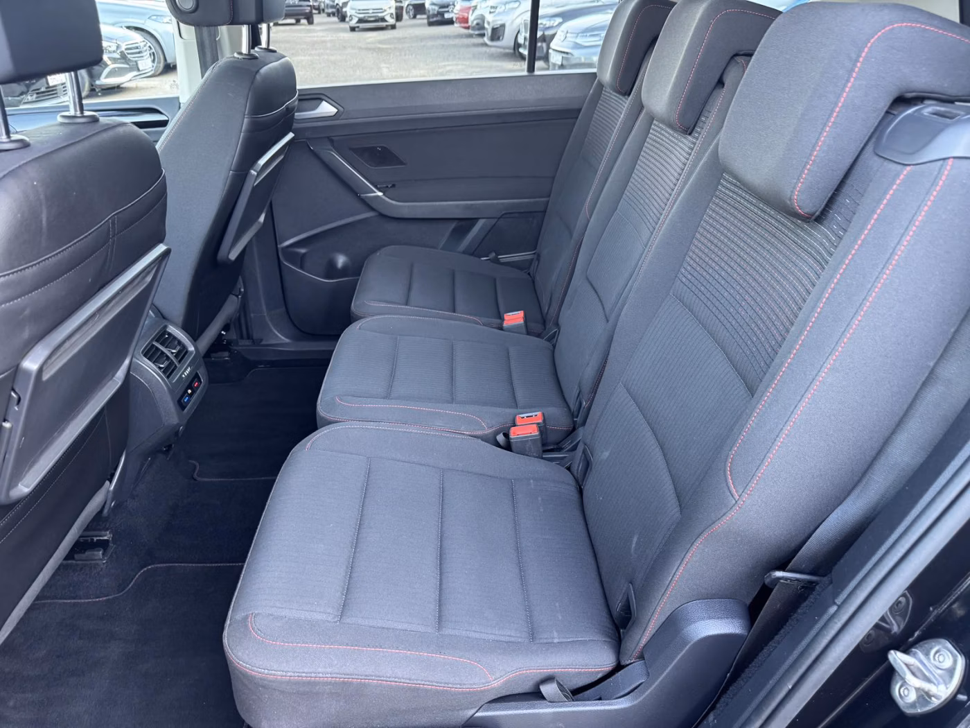 Volkswagen Touran фото 11