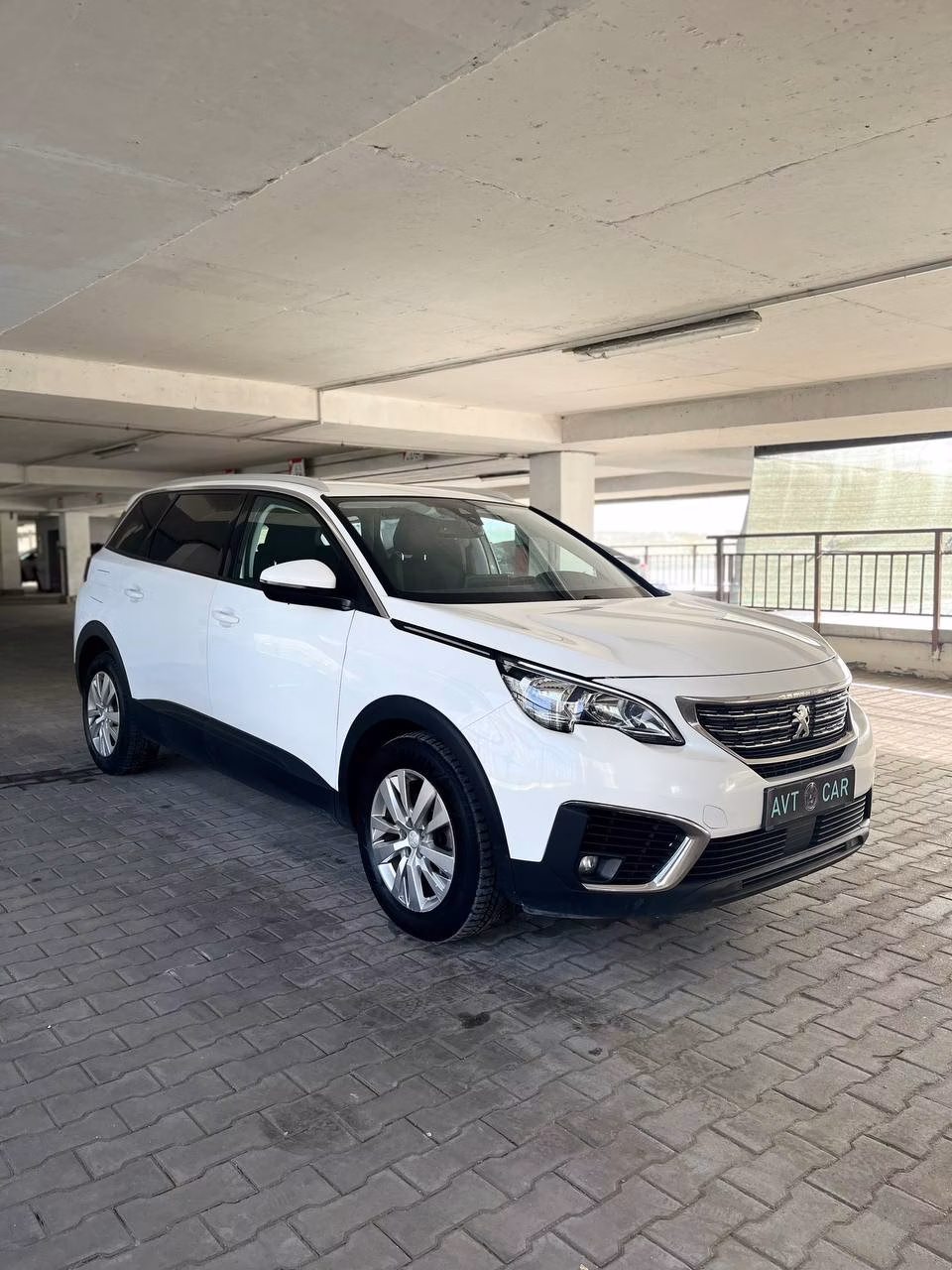 Peugeot 5008 фото 10