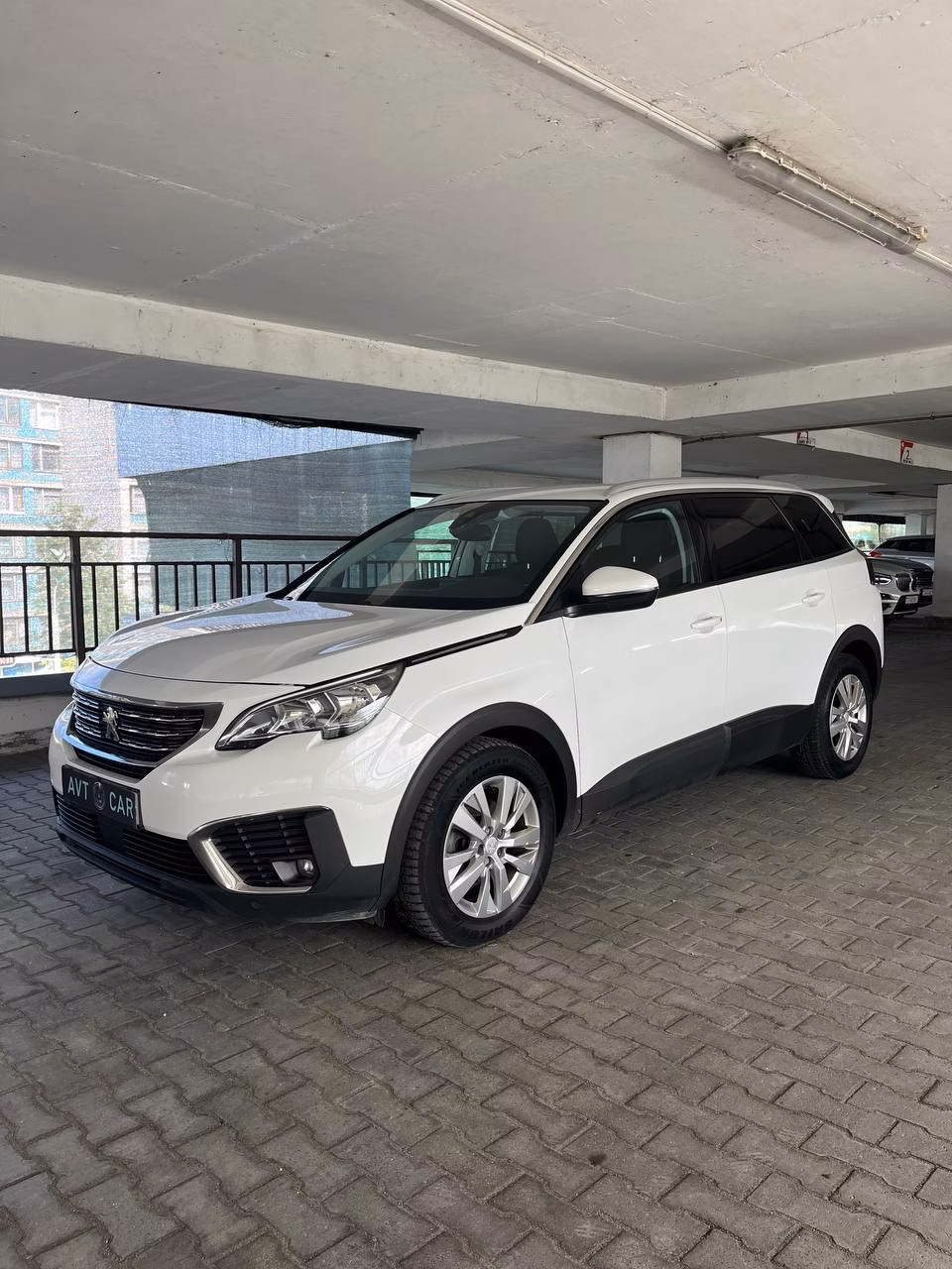 Peugeot 5008 фото 3