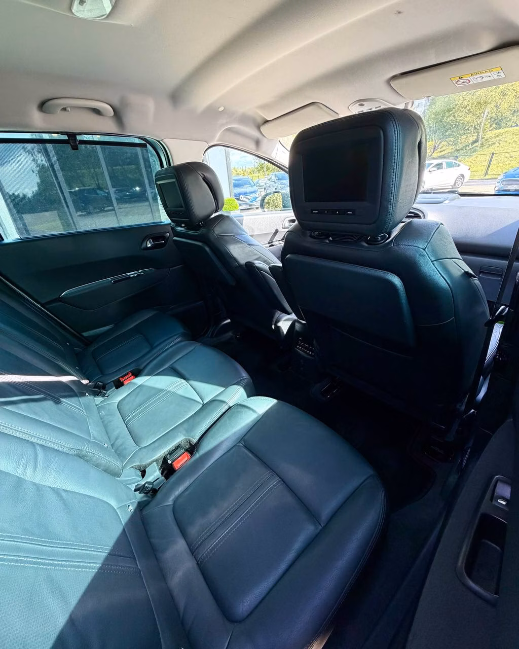 Peugeot 5008 фото 9