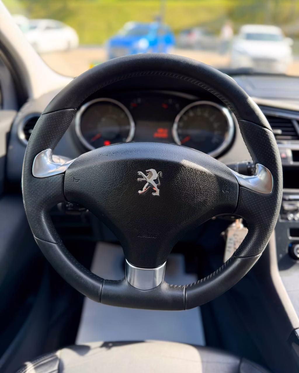 Peugeot 5008 фото 12