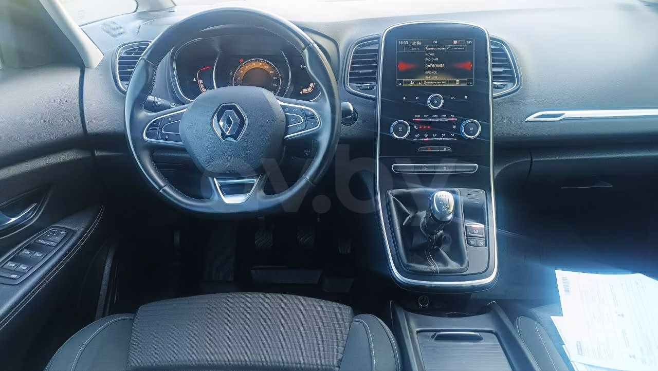 Renault Grand Scenic фото 12