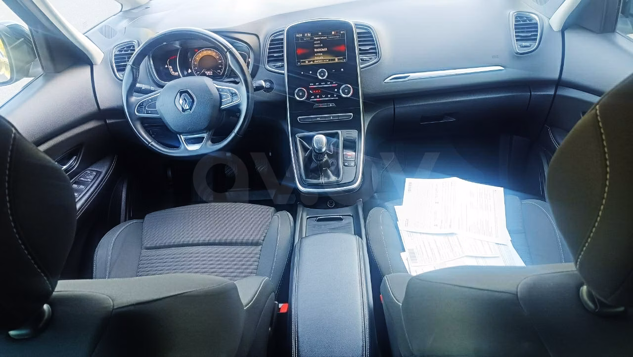 Renault Grand Scenic фото 8