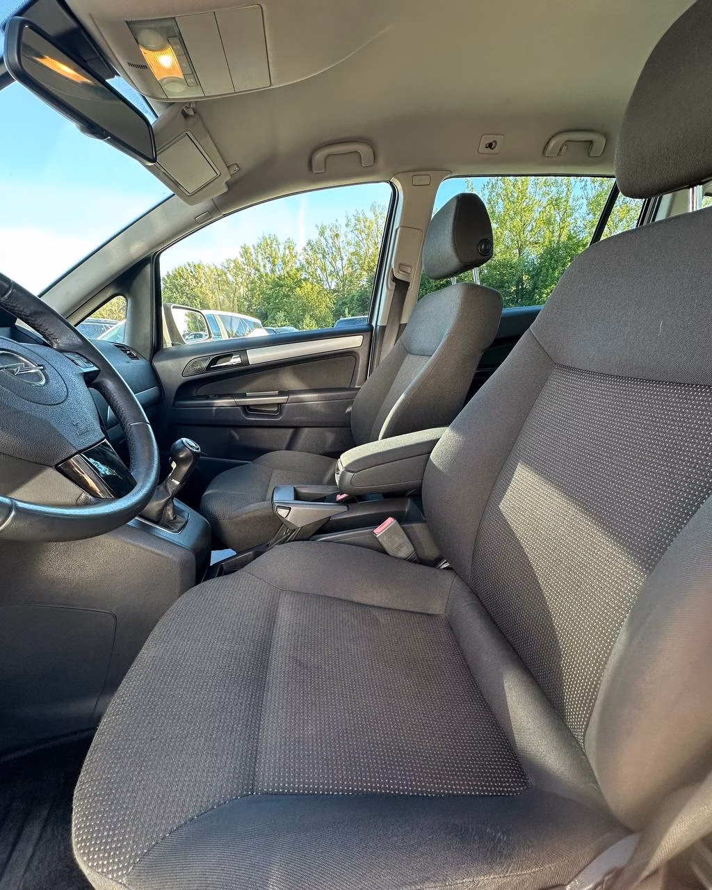 Opel Zafira фото 7