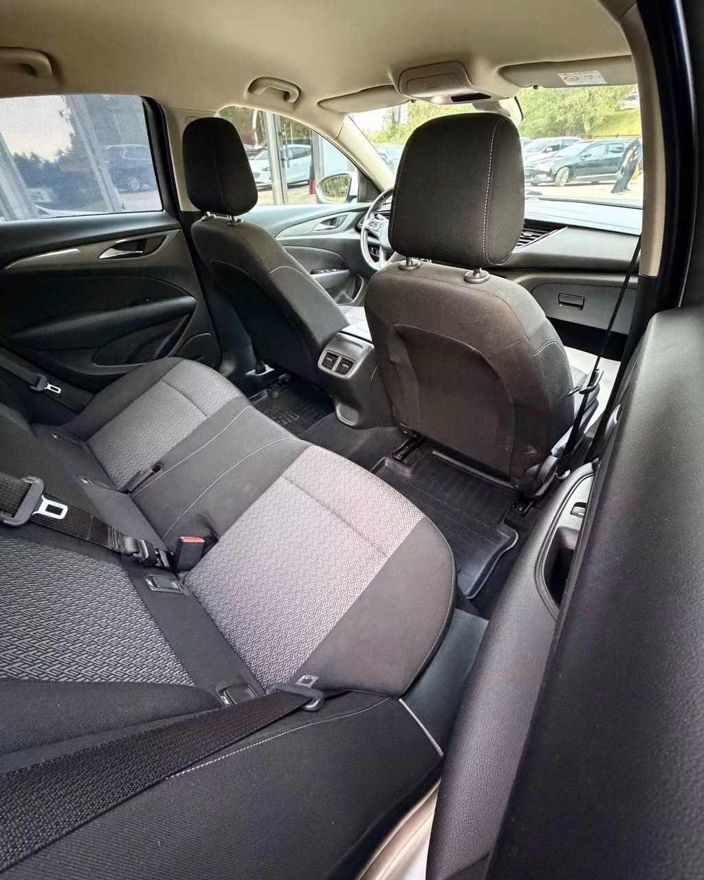 Opel Insignia фото 10