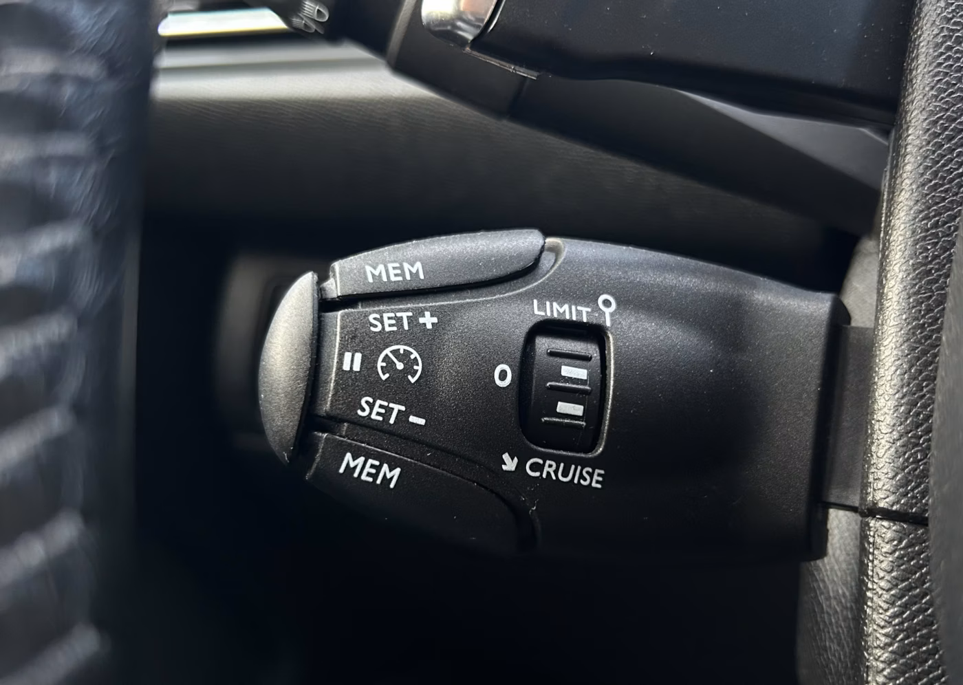 Peugeot 308 фото 19