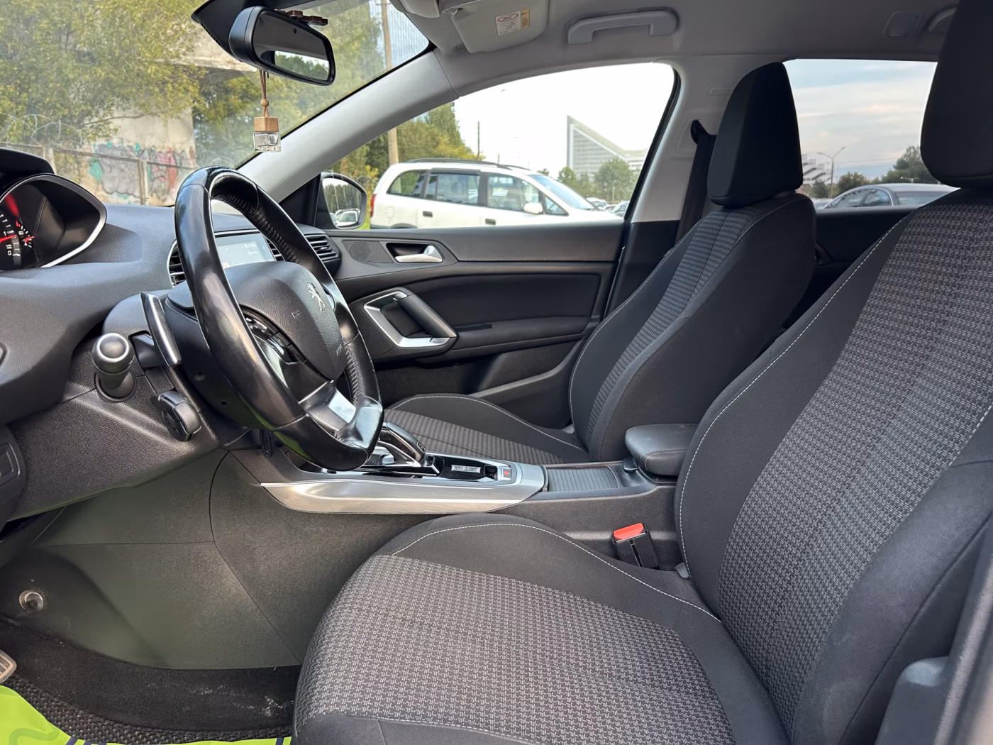 Peugeot 308 фото 10