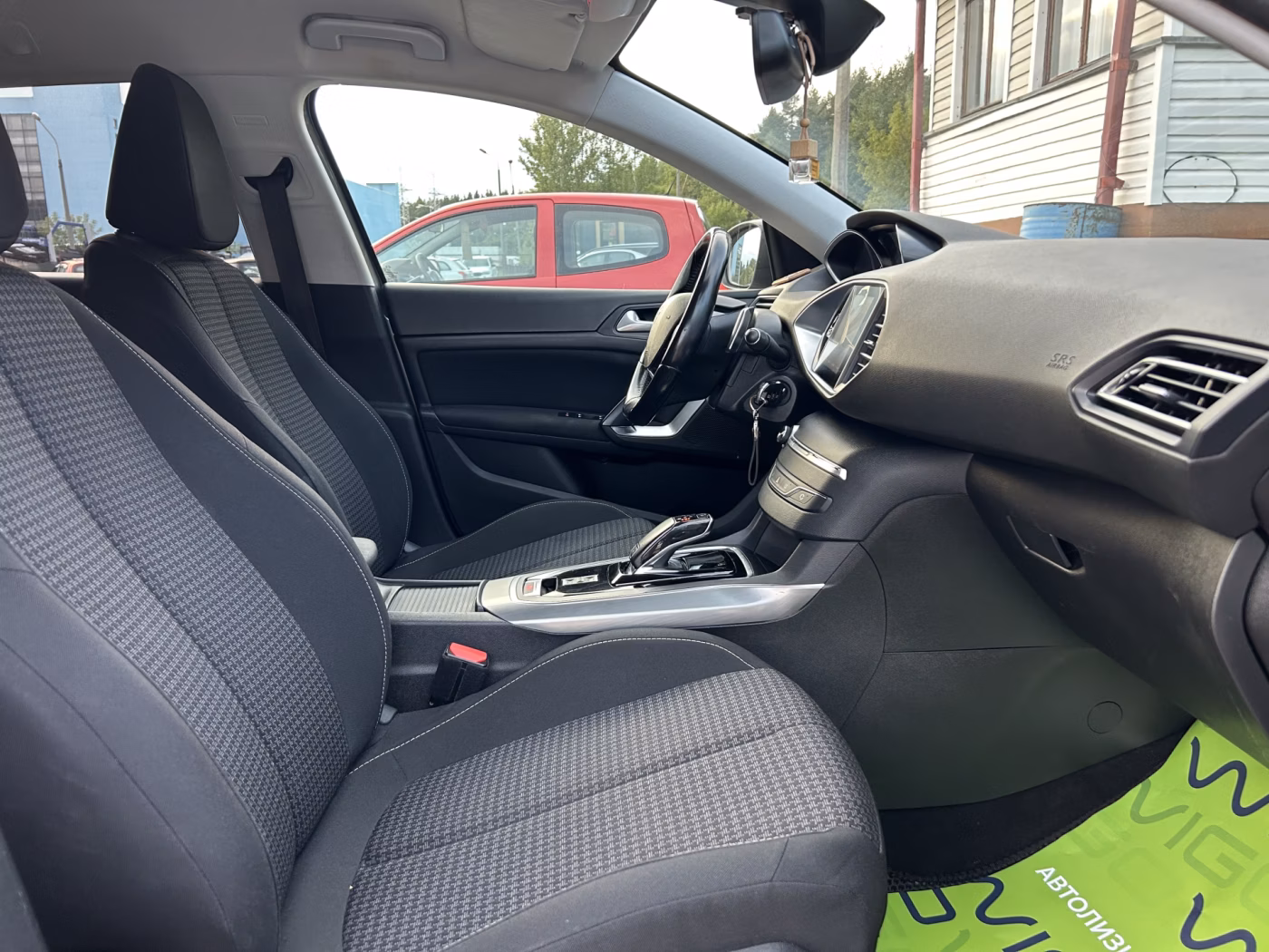 Peugeot 308 фото 13