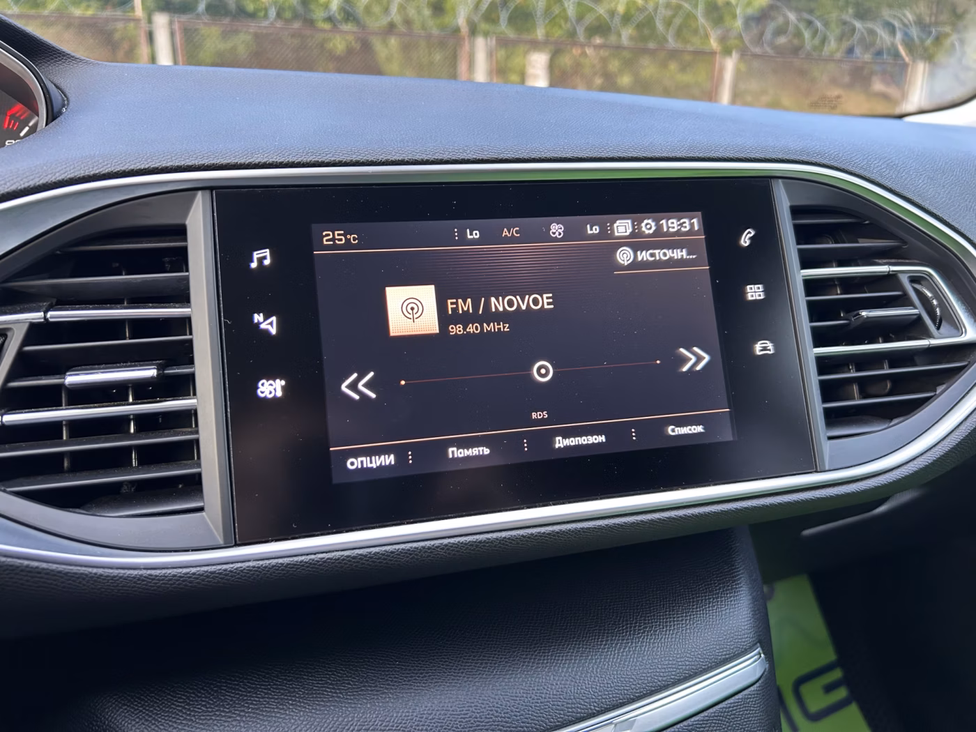 Peugeot 308 фото 16