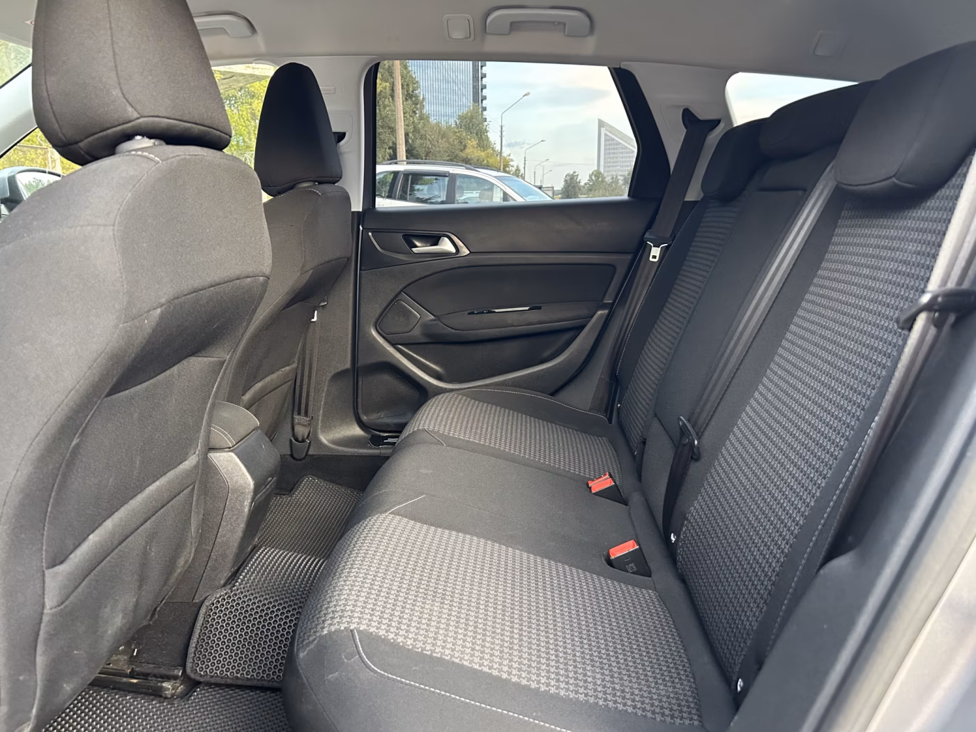 Peugeot 308 фото 11