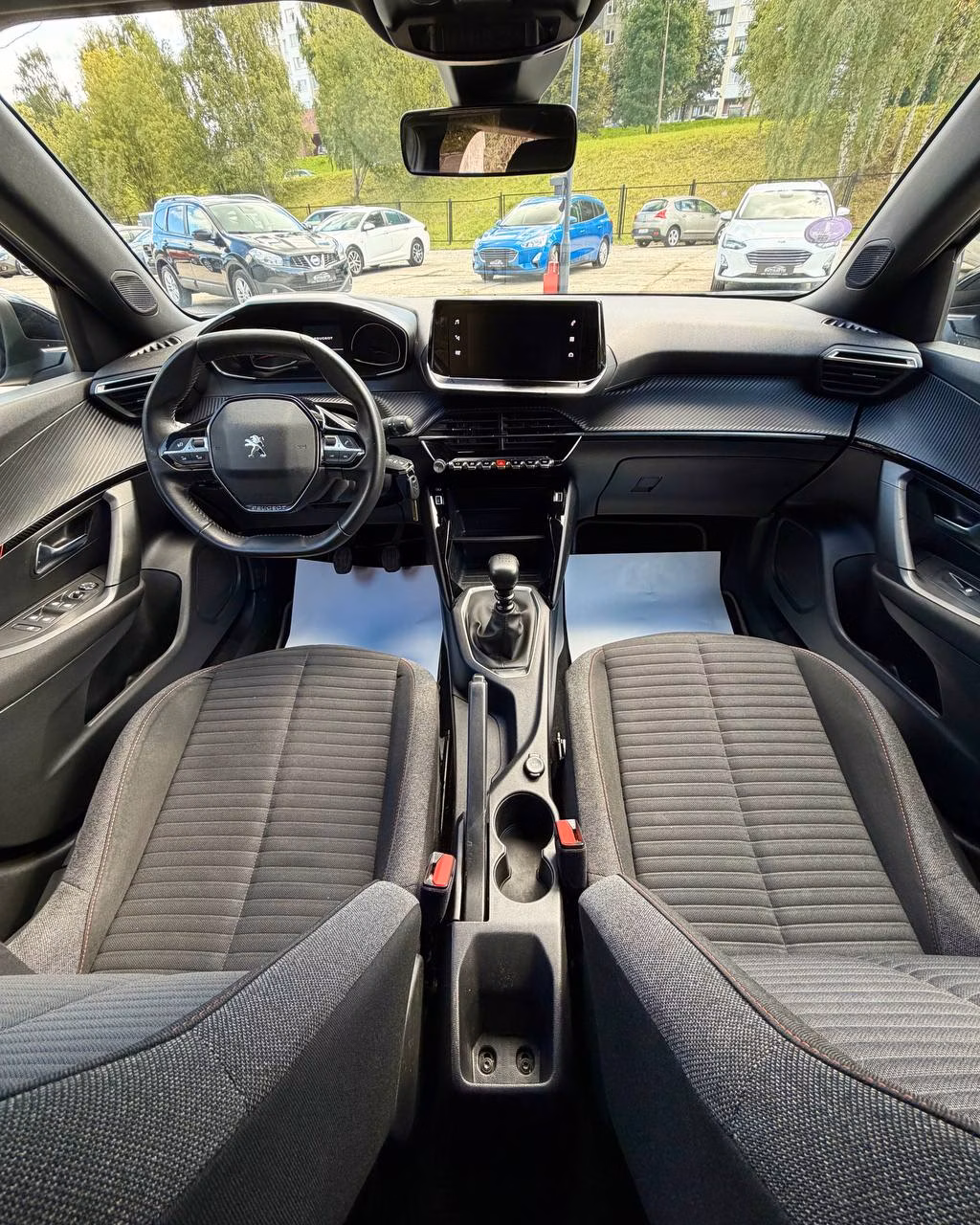 Peugeot 2008 фото 10