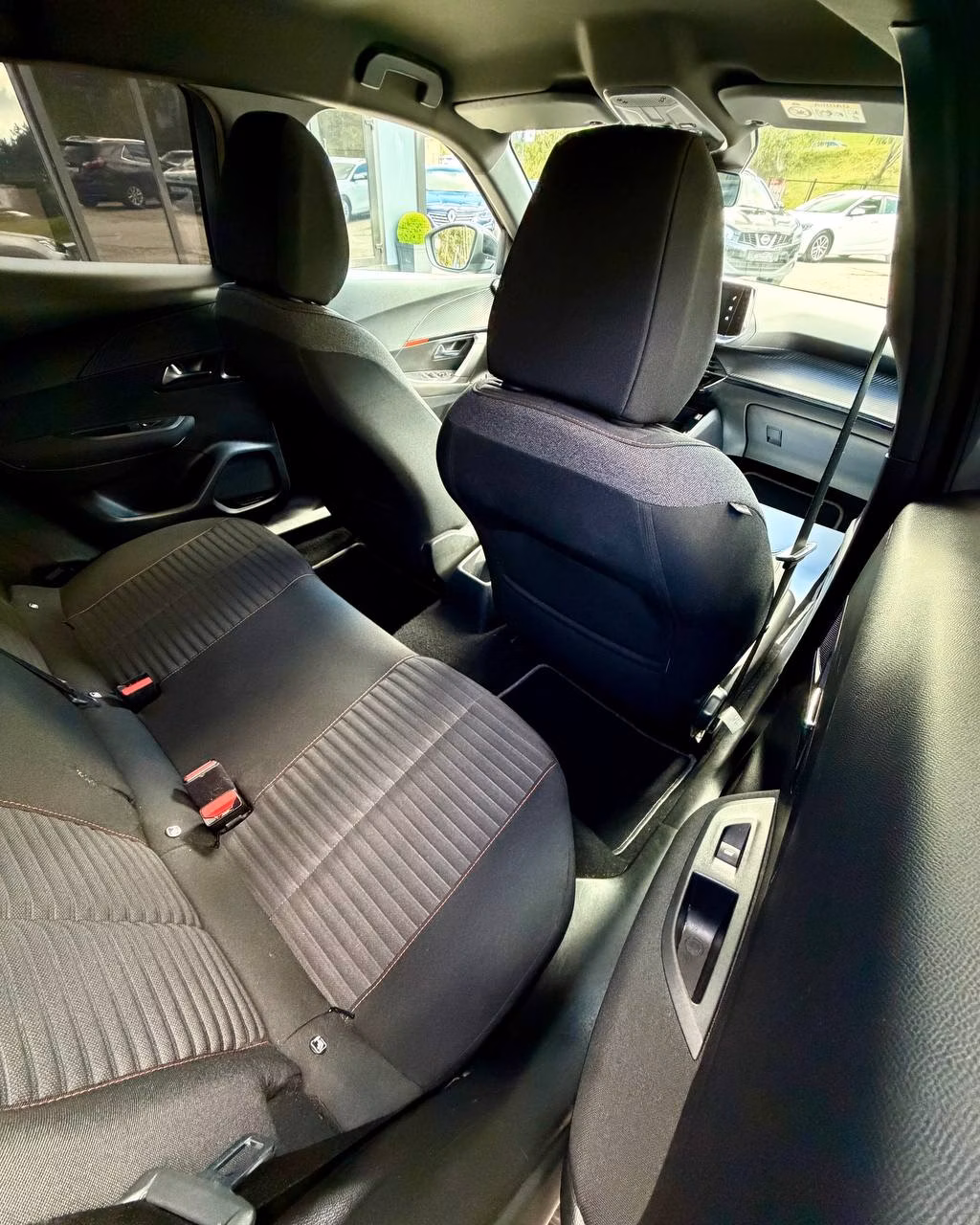 Peugeot 2008 фото 13