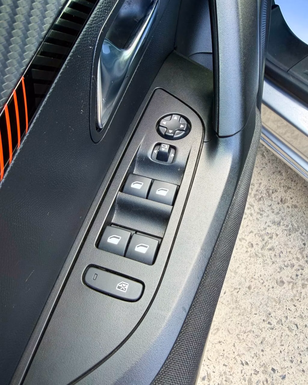 Peugeot 2008 фото 17