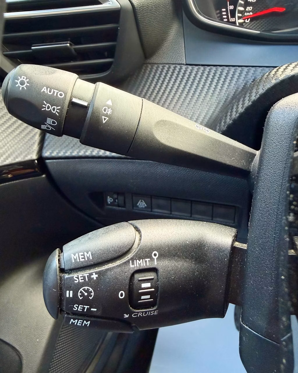 Peugeot 2008 фото 18