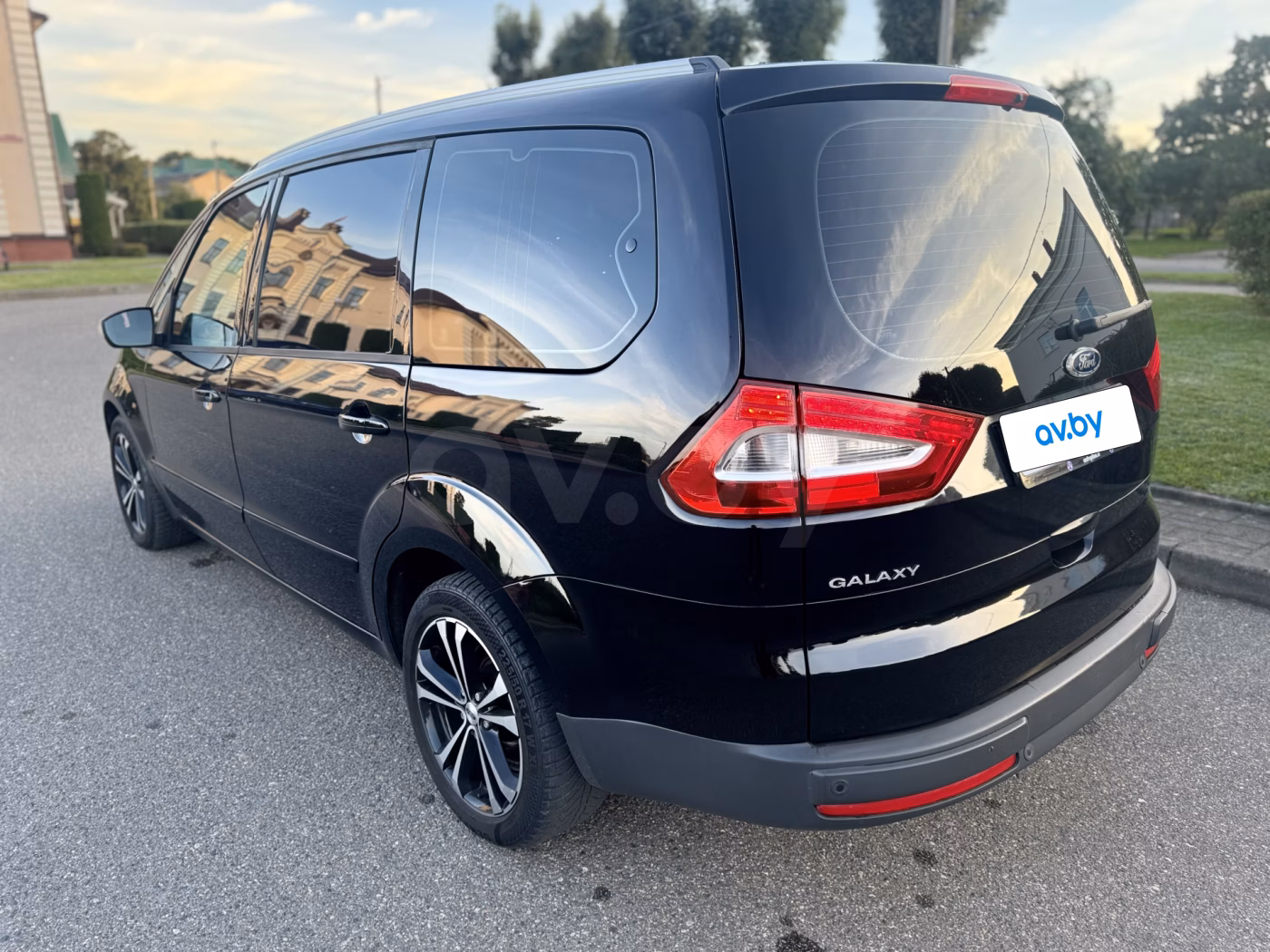 Ford Galaxy фото 5