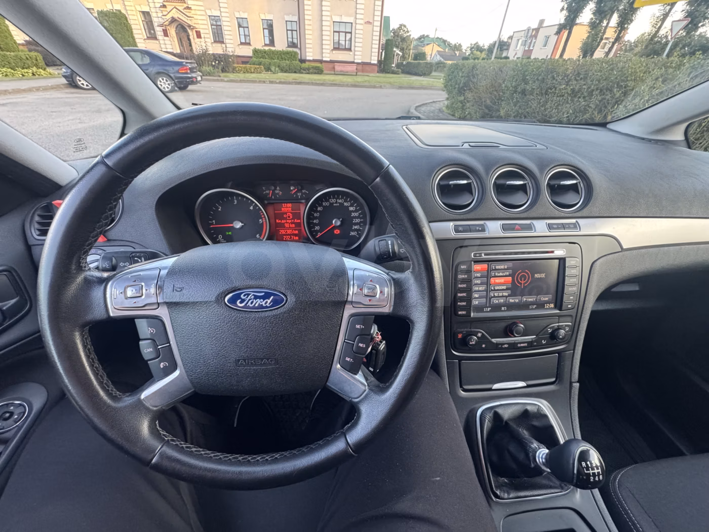 Ford Galaxy фото 10