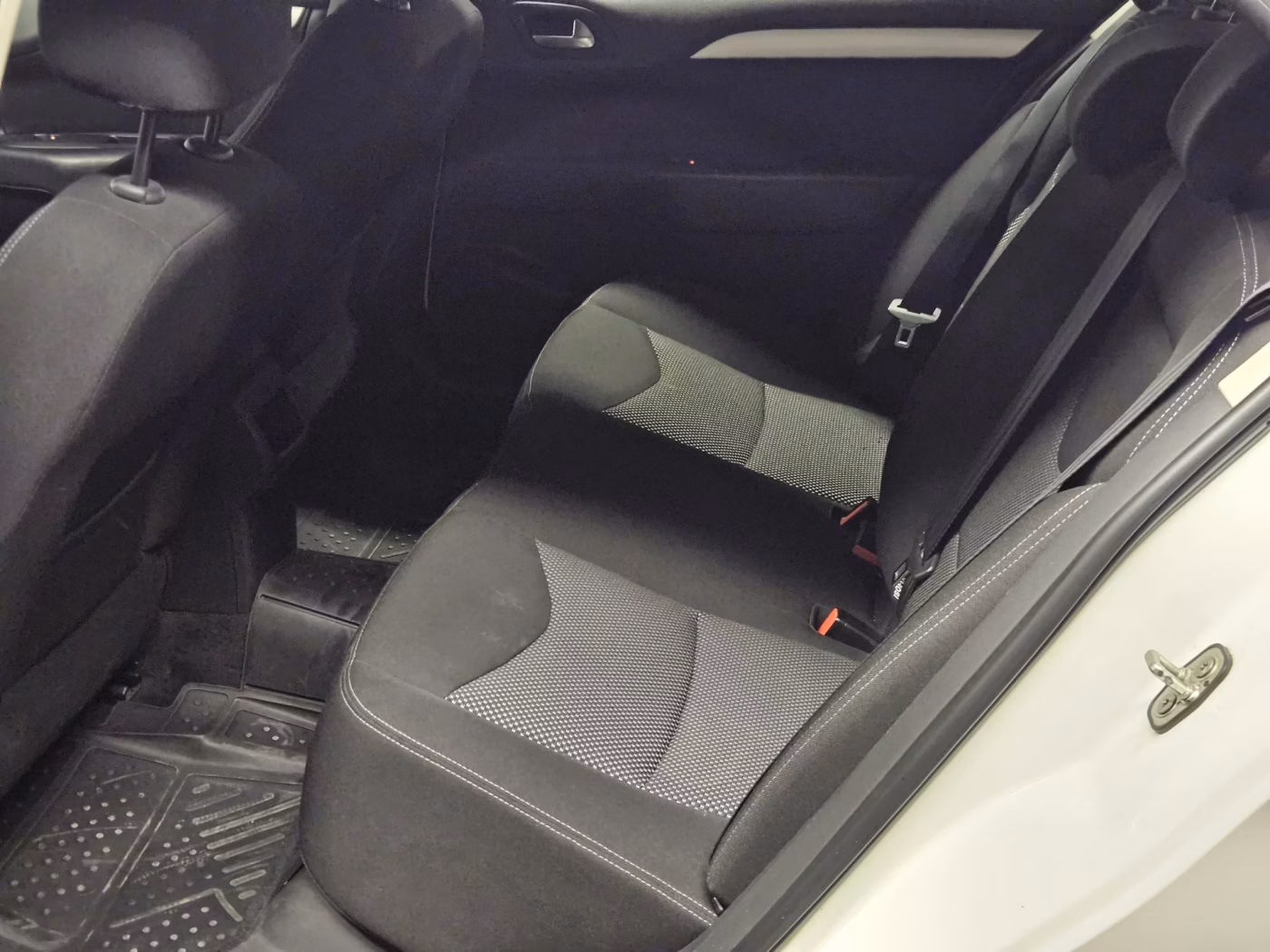 Citroen C4 фото 18