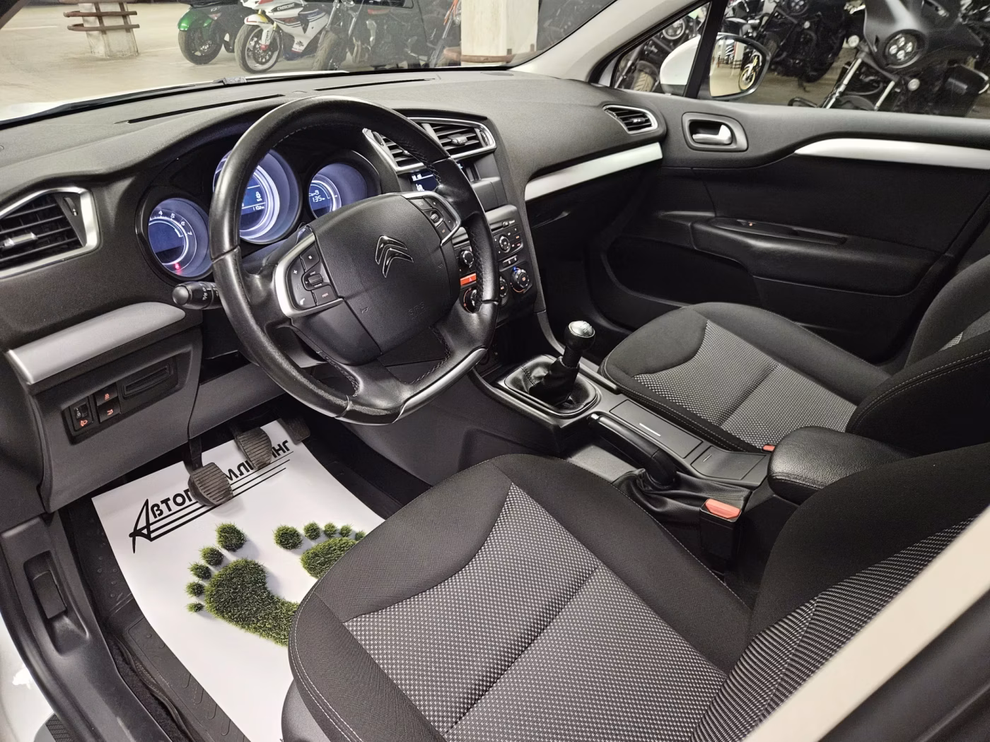 Citroen C4 фото 8