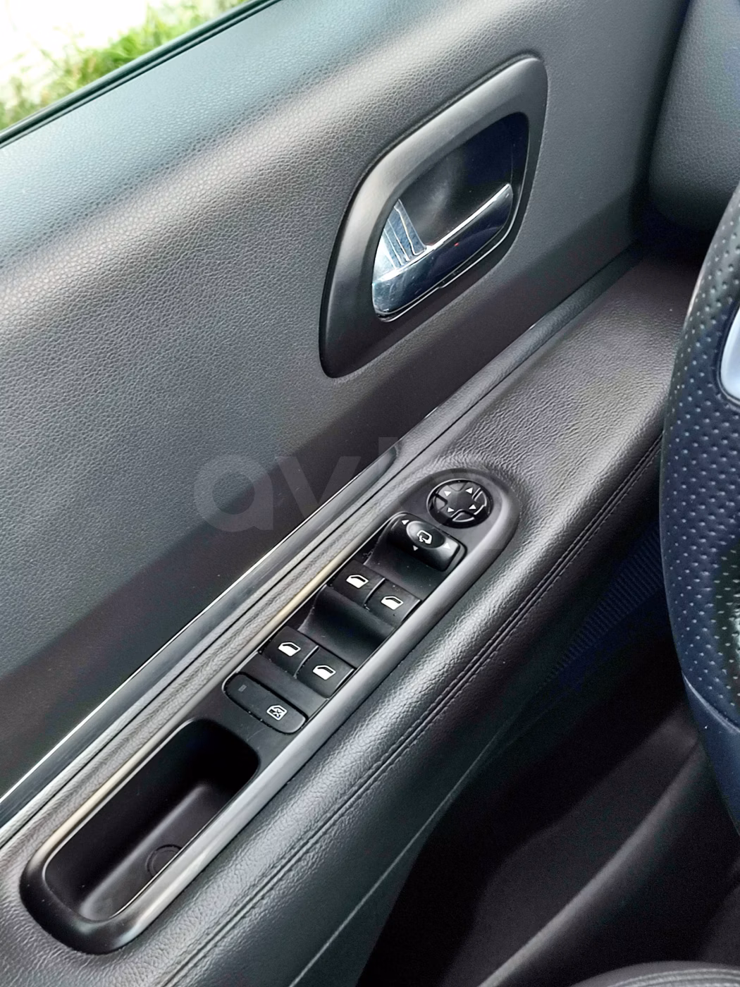 Peugeot 5008 фото 9
