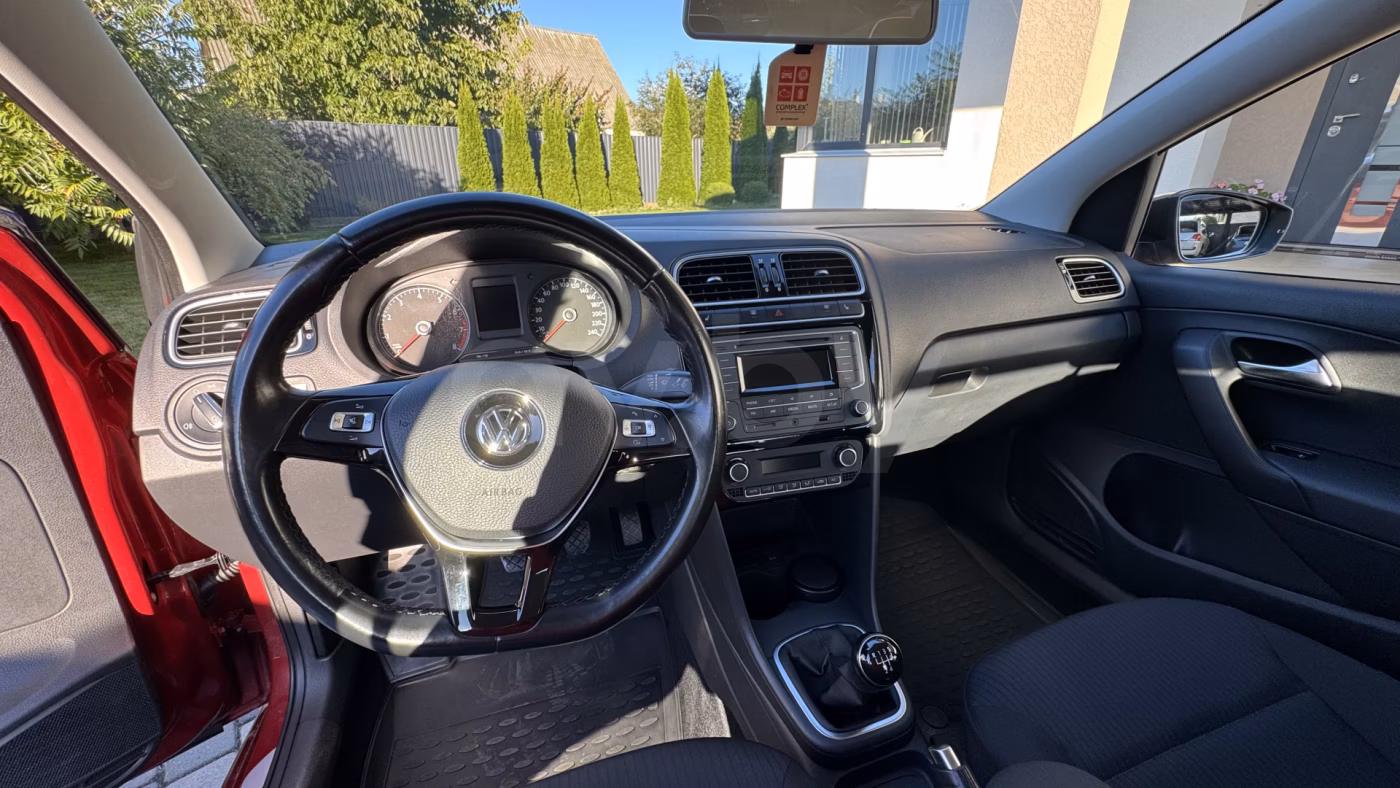 Volkswagen Polo Sedan фото 3