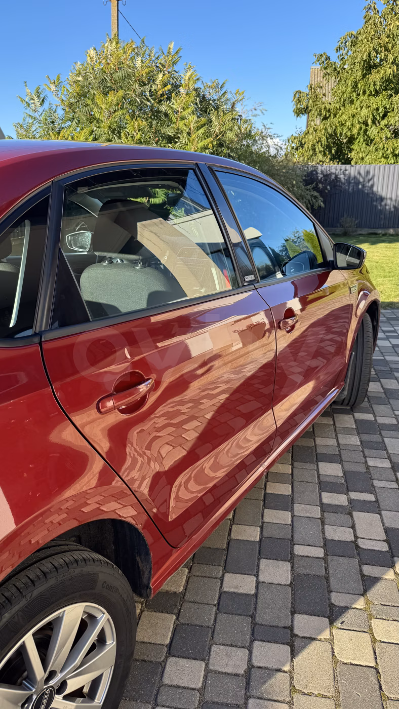 Volkswagen Polo Sedan фото 8
