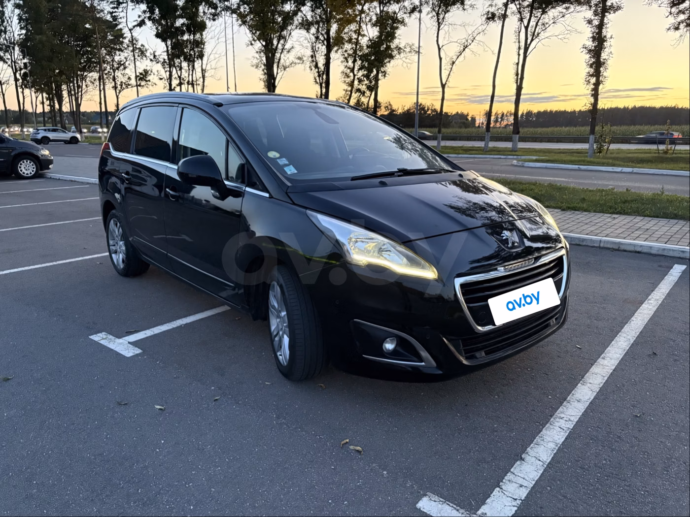 Peugeot 5008 фото 2