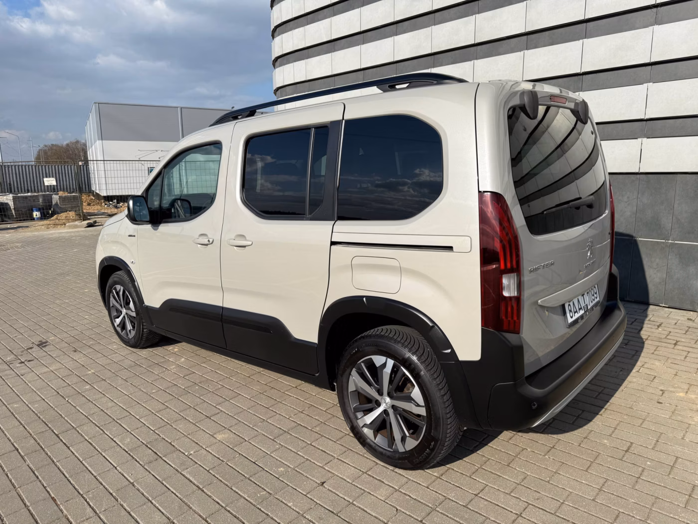 Peugeot Rifter фото 9
