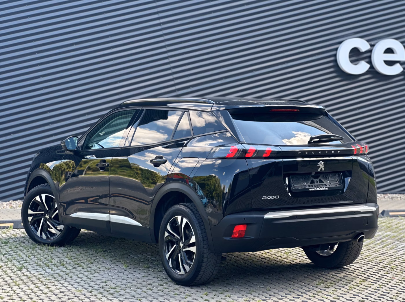 Peugeot 2008 фото 7