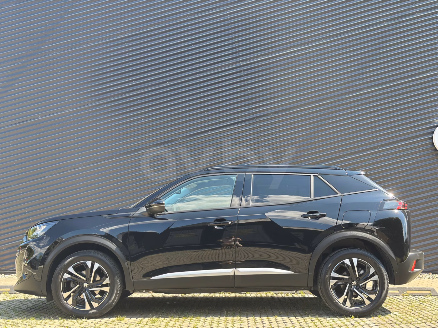 Peugeot 2008 фото 8