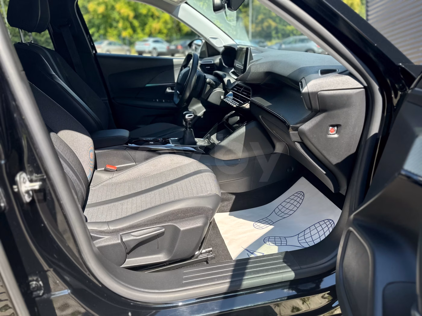 Peugeot 2008 фото 16