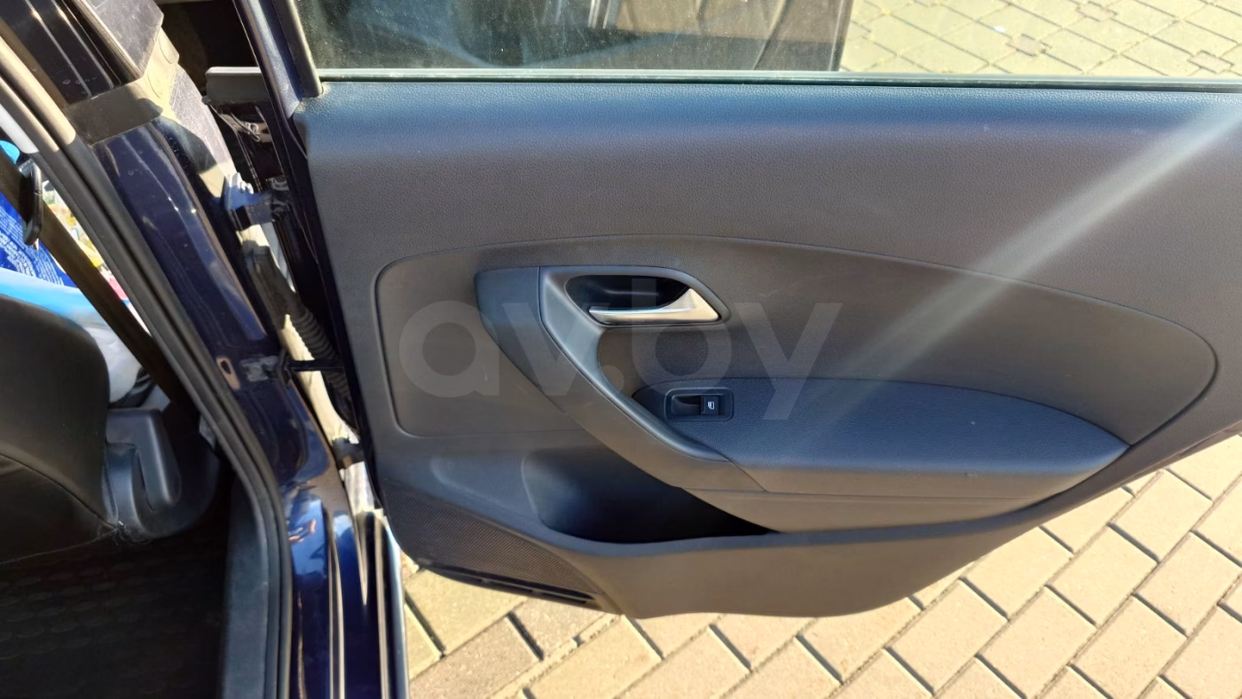 Volkswagen Polo Sedan фото 15
