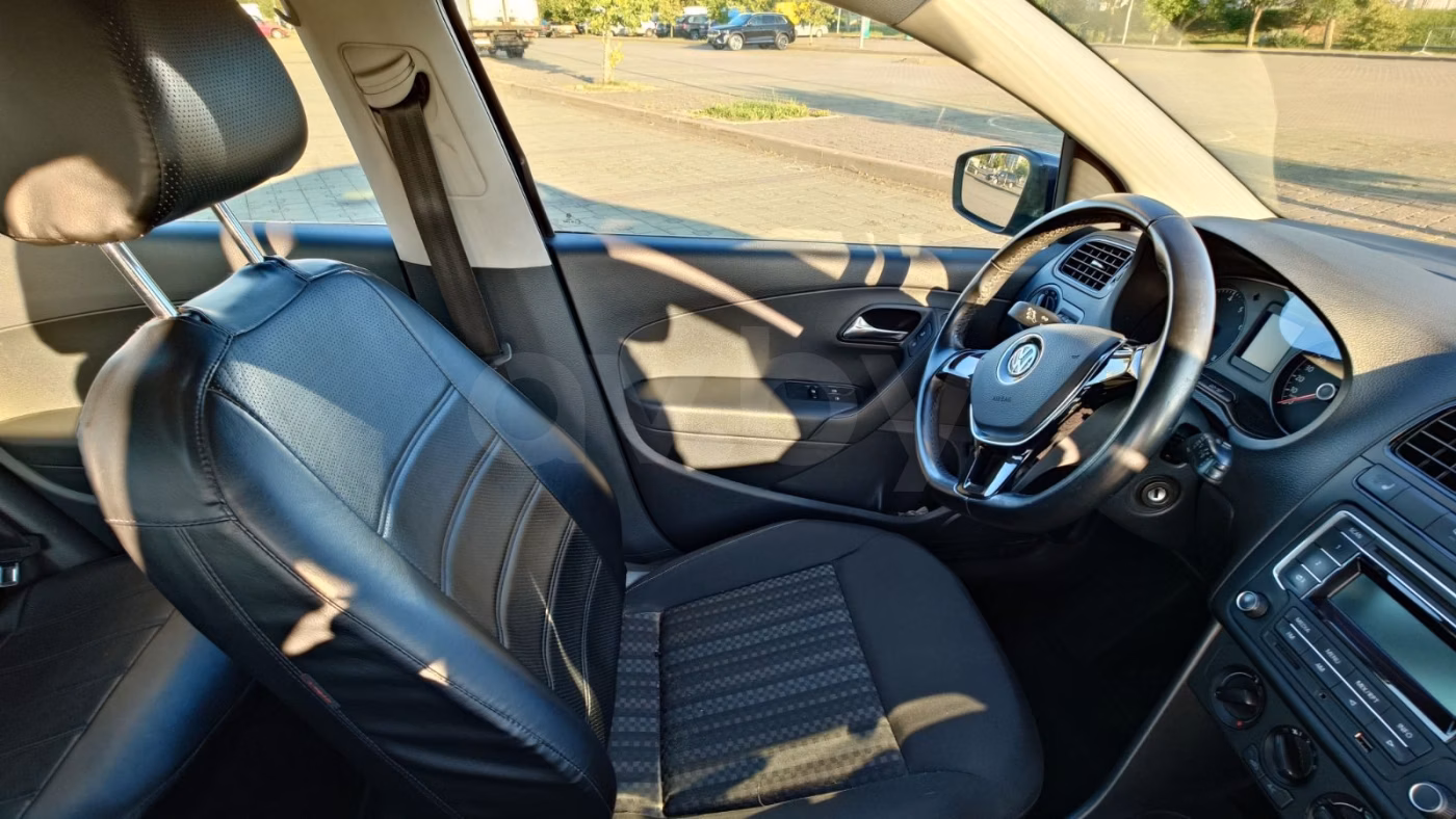 Volkswagen Polo Sedan фото 16