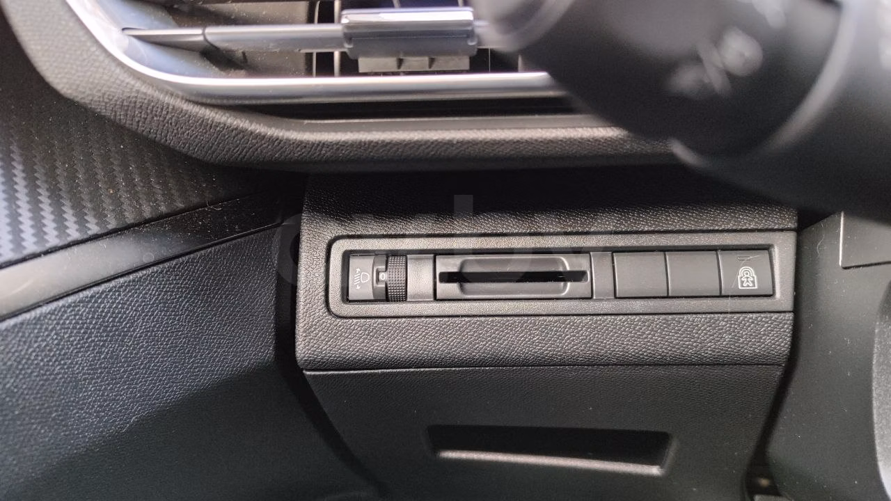 Peugeot 5008 фото 9