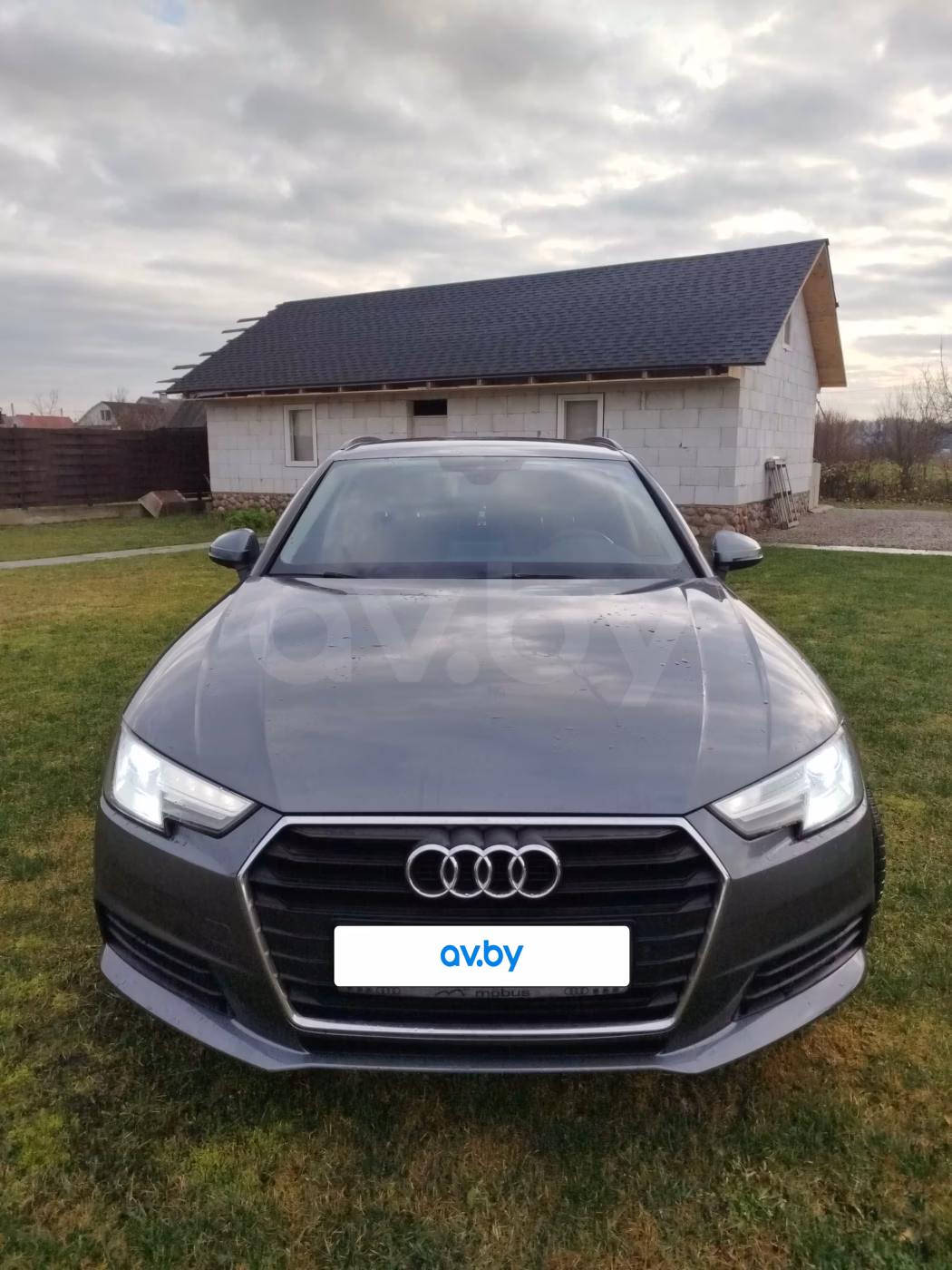 Audi A4 фото 2
