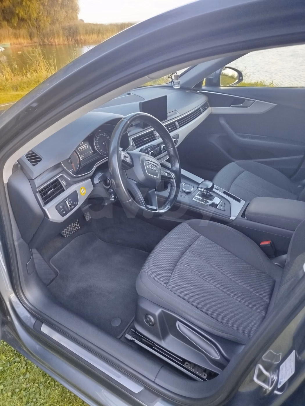 Audi A4 фото 3
